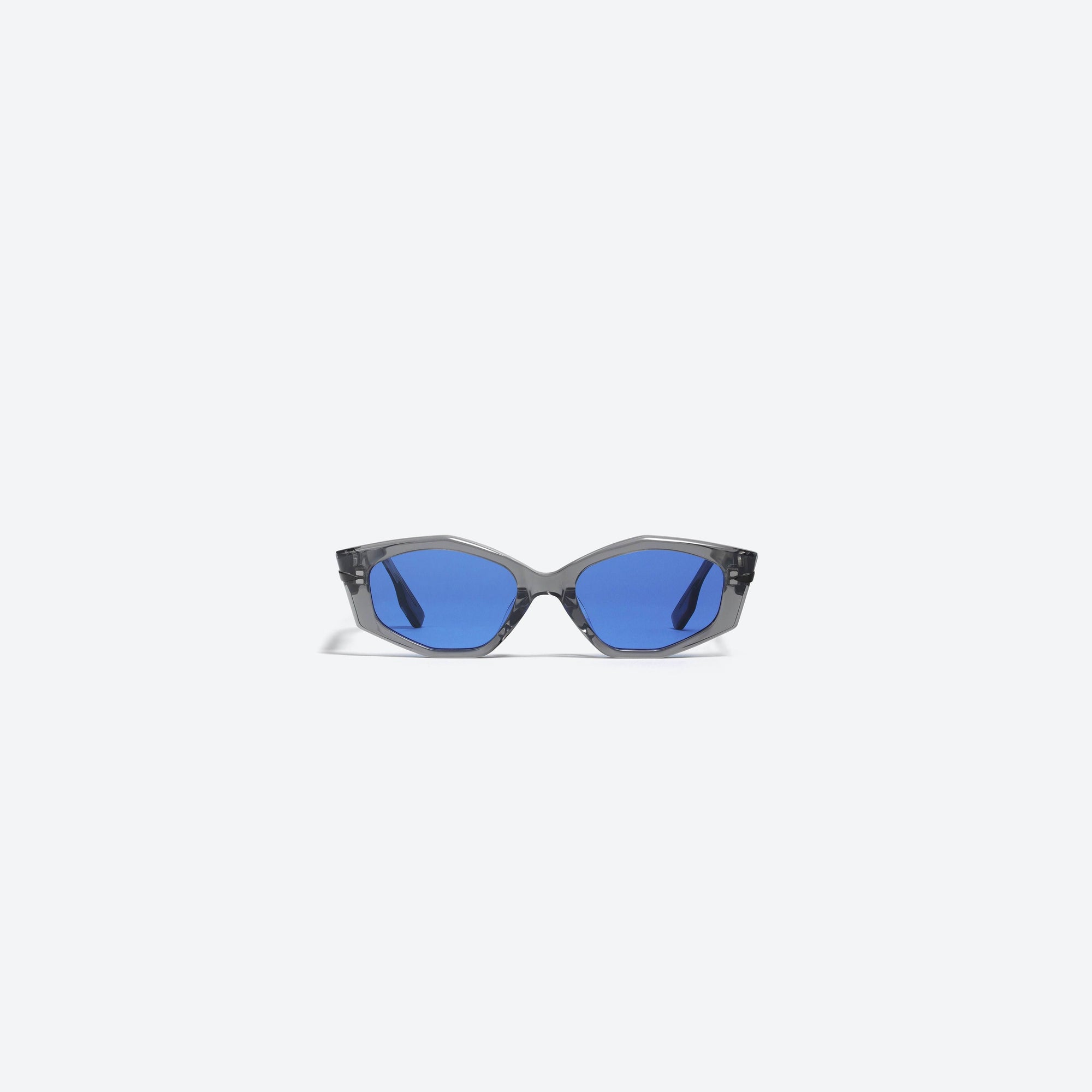 A front view of Gentle Monster SANKUANZ - Cilice G1 Gray Acetate framed Cat-eye sunglasses.