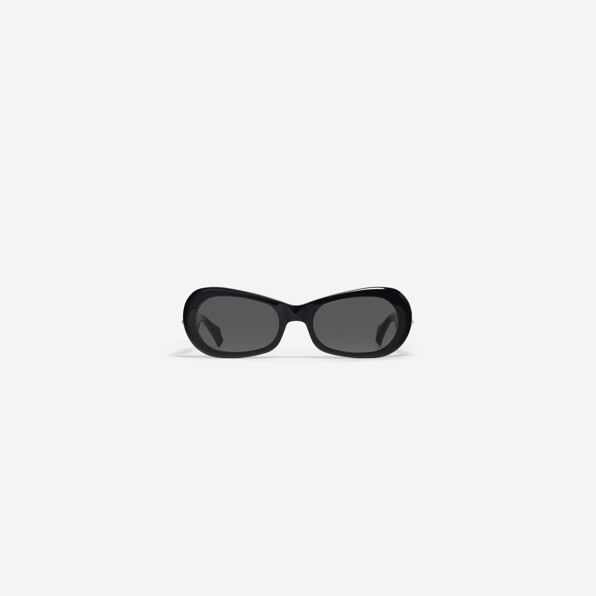A front view of Gentle Monster Ambush - Carabiner 2 01 Black Mixed framed Cat-eye sunglasses.