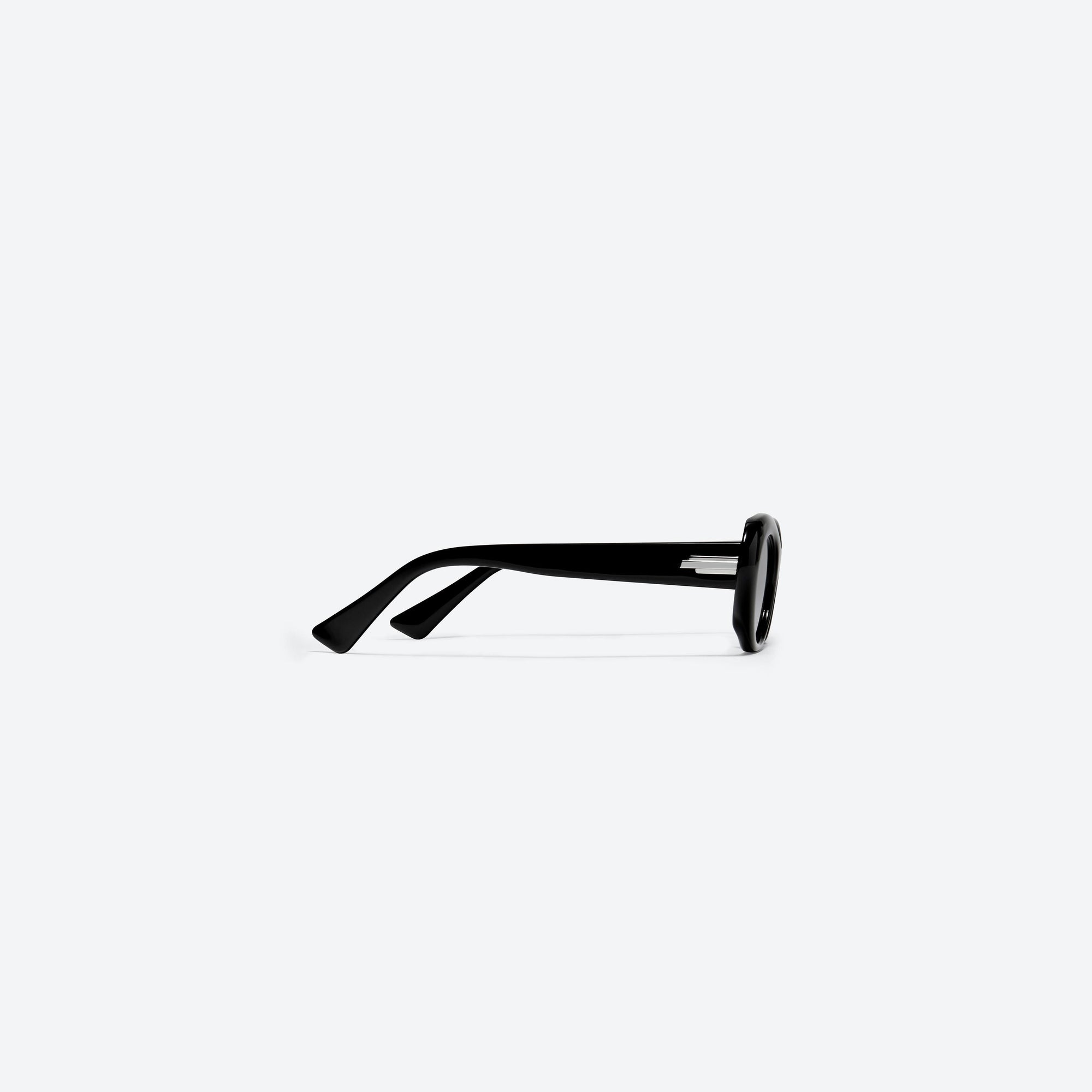 A detailed right view of Gentle Monster Le 01 Black Acetate framed Oval sunglasses.
