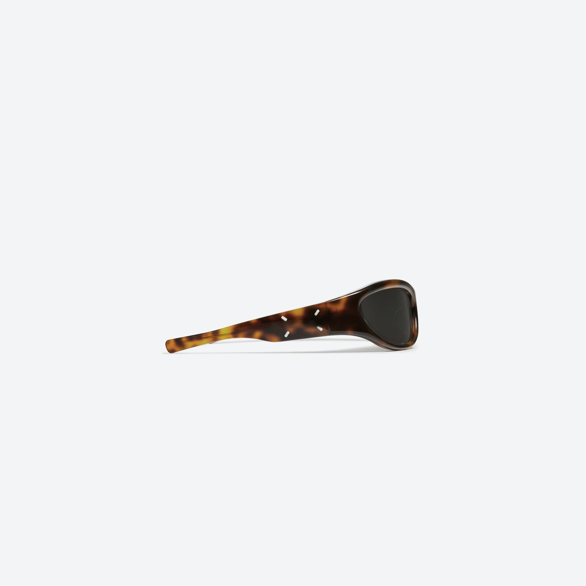 A detailed right view of Gentle Monster Maison Margiela - MM003 L2 Tortoise Acetate framed Wraparound sunglasses.
