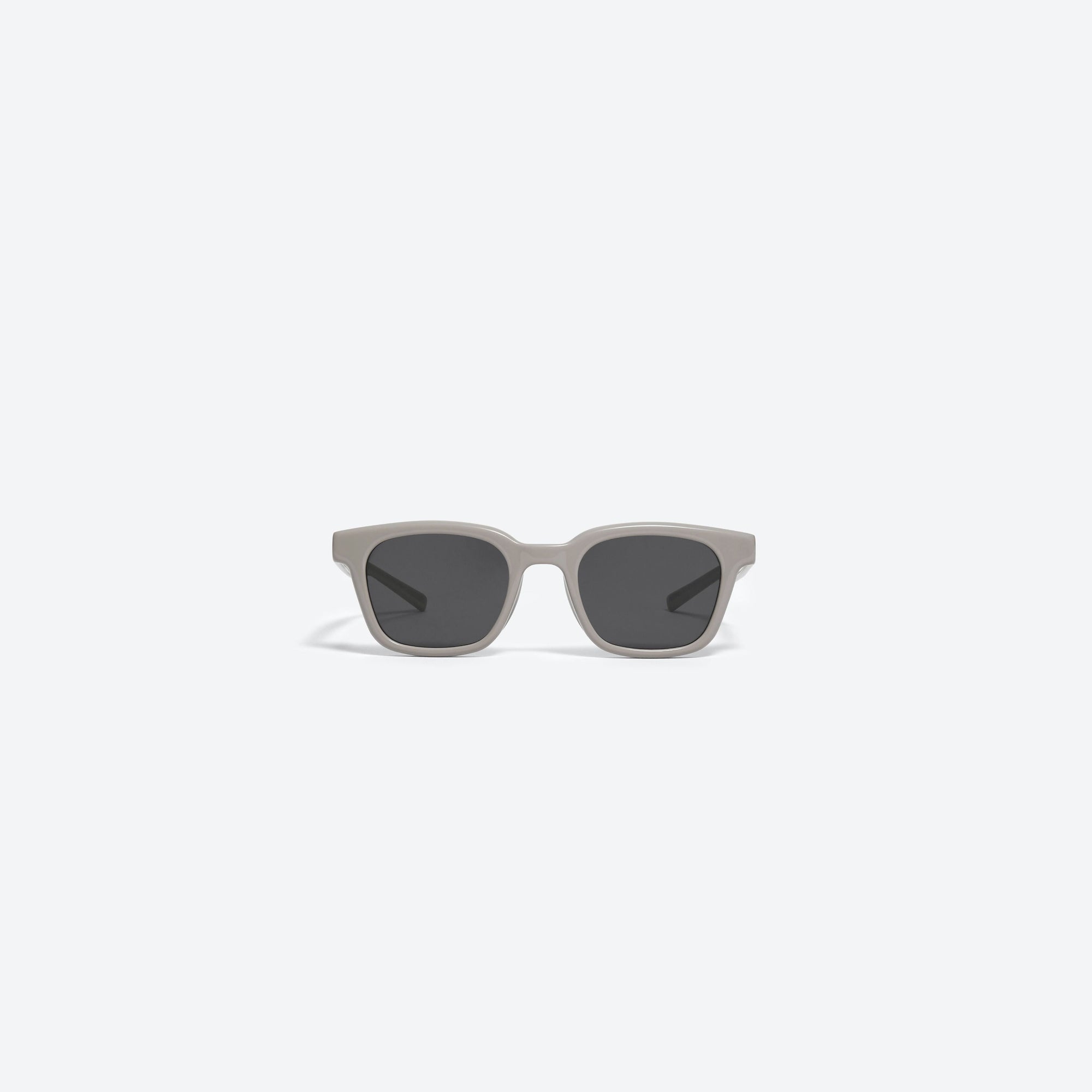 A front view of Gentle Monster Maison Margiela - MM006 G10 Gray Acetate framed Square sunglasses.