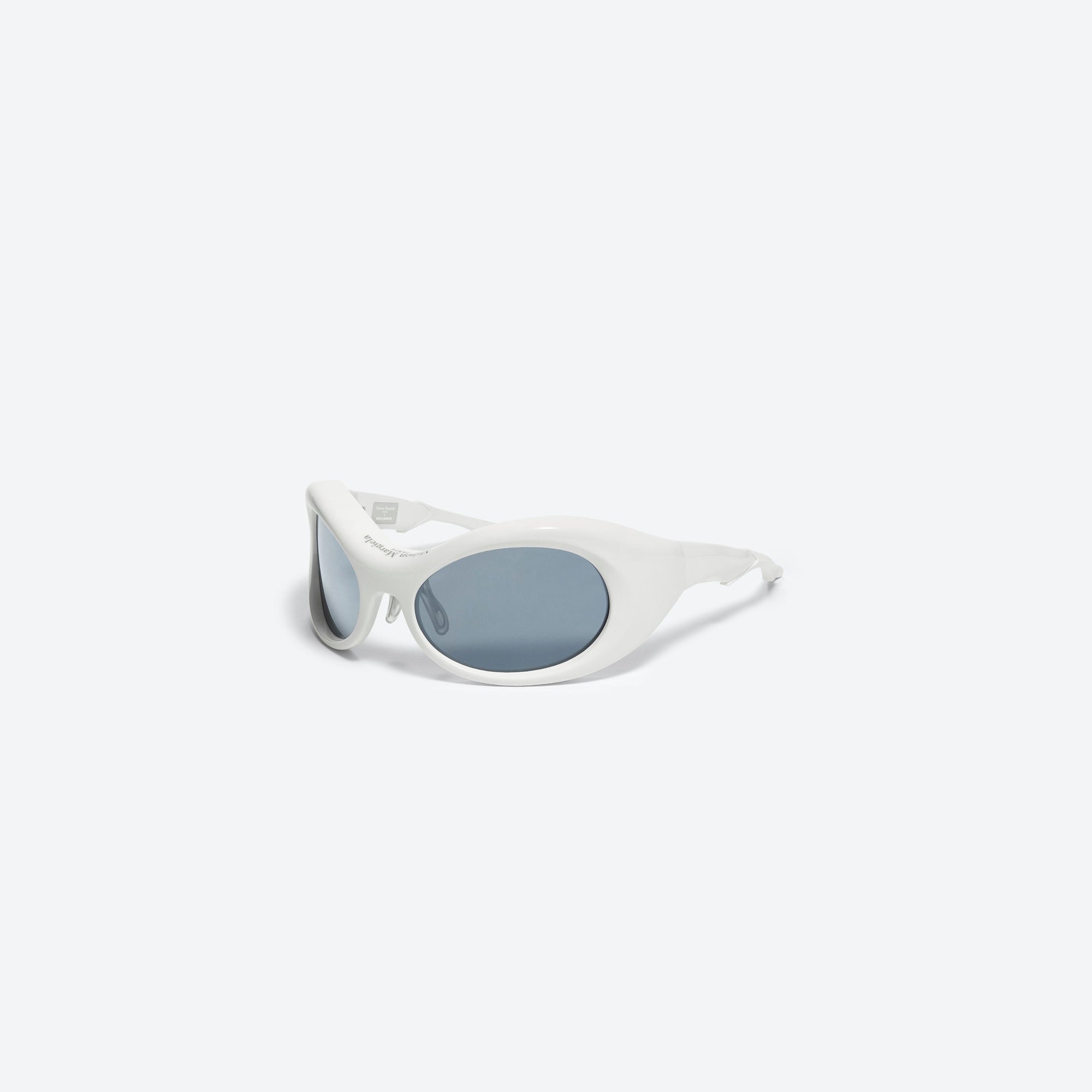 45-degree view of Gentle Monster Maison Margiela - MM001 W2(1M) White Acetate framed Wraparound sunglasses.
