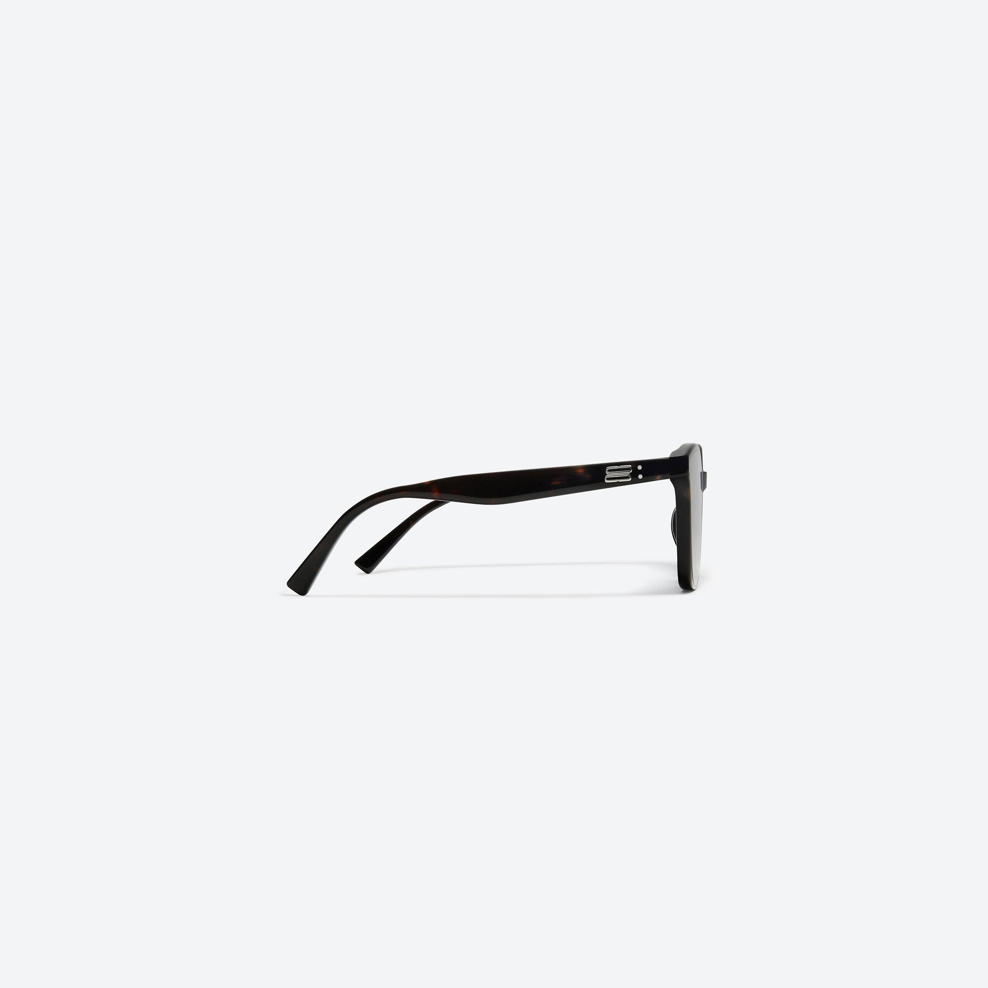 A detailed right view of Gentle Monster Queen T2 Tortoise Acetate framed Square sunglasses.