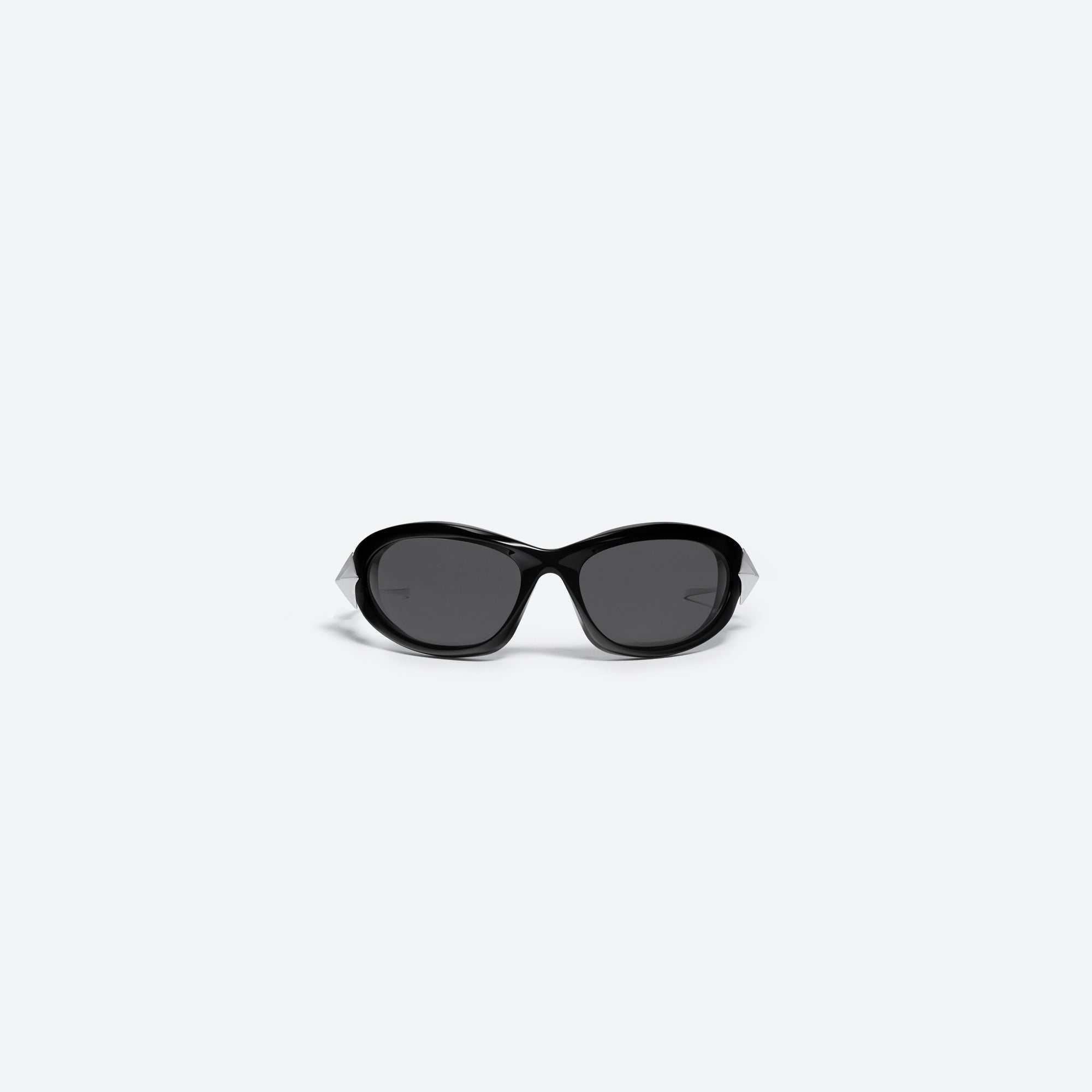 A front view of Gentle Monster Yyy 01 Black Mixed framed Wraparound sunglasses.
