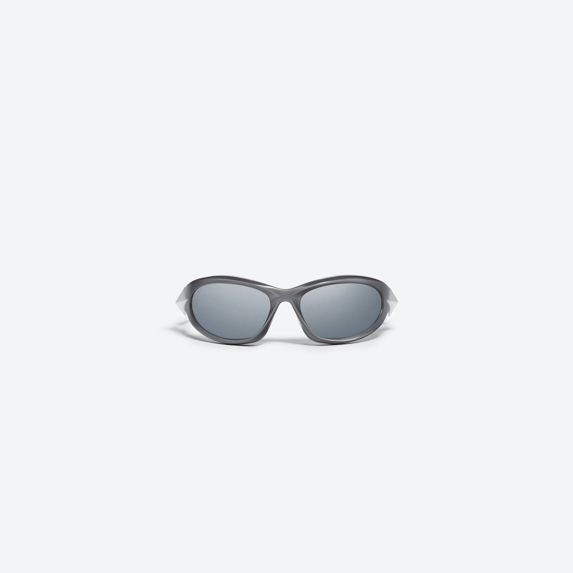 A front view of Gentle Monster Yyy G4 Gray Mixed framed Wraparound sunglasses.