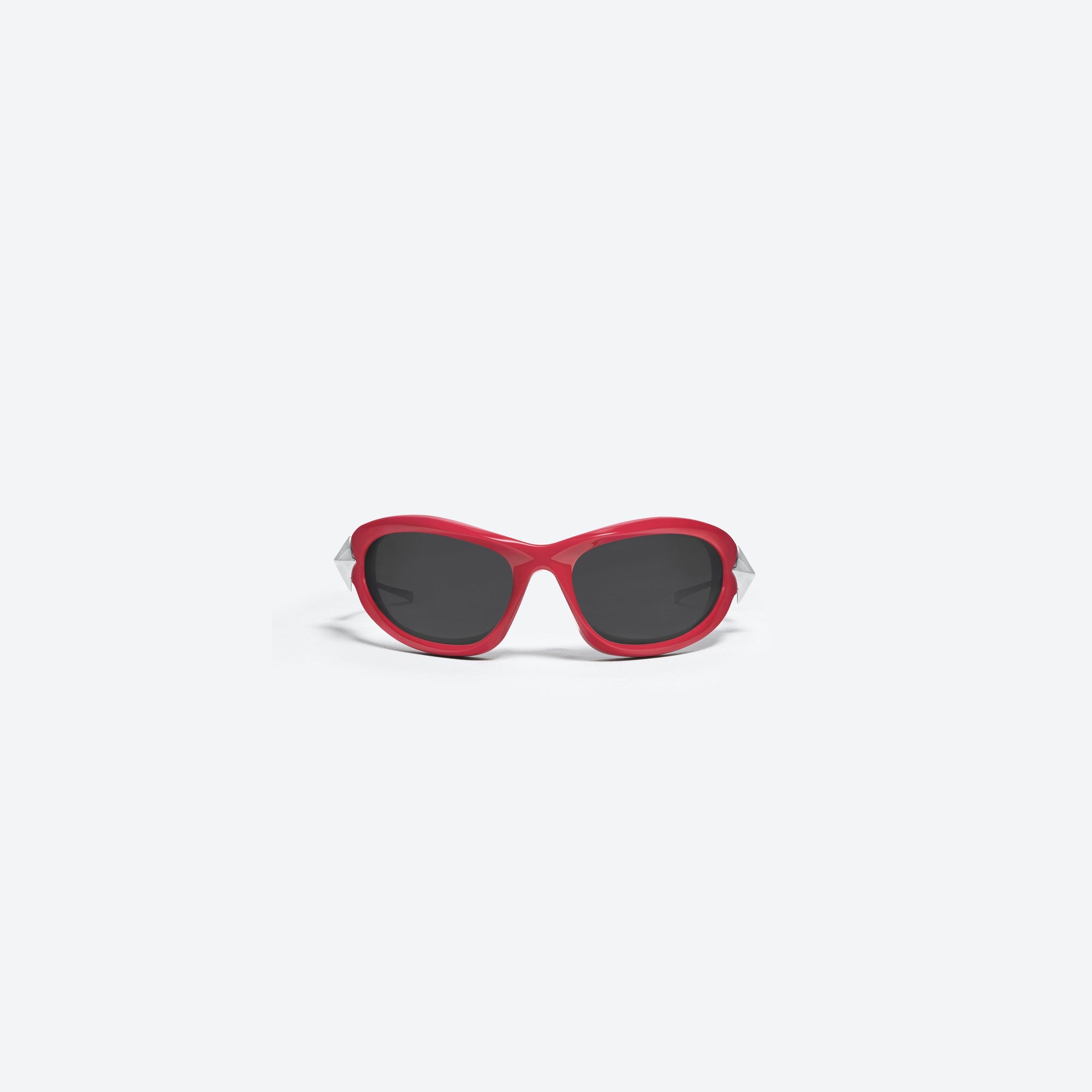 A front view of Gentle Monster Yyy R3 Red Mixed framed Wraparound sunglasses.