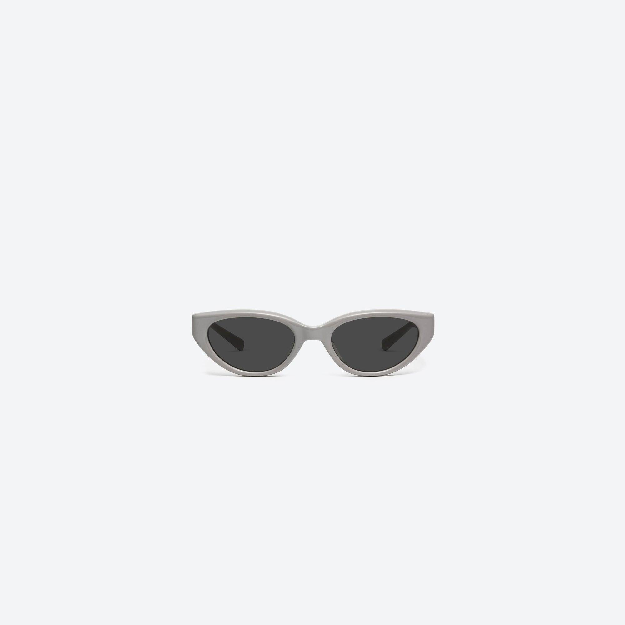 A front view of Gentle Monster Maison Margiela - MM108 G10 Gray Acetate framed Cat-eye sunglasses.