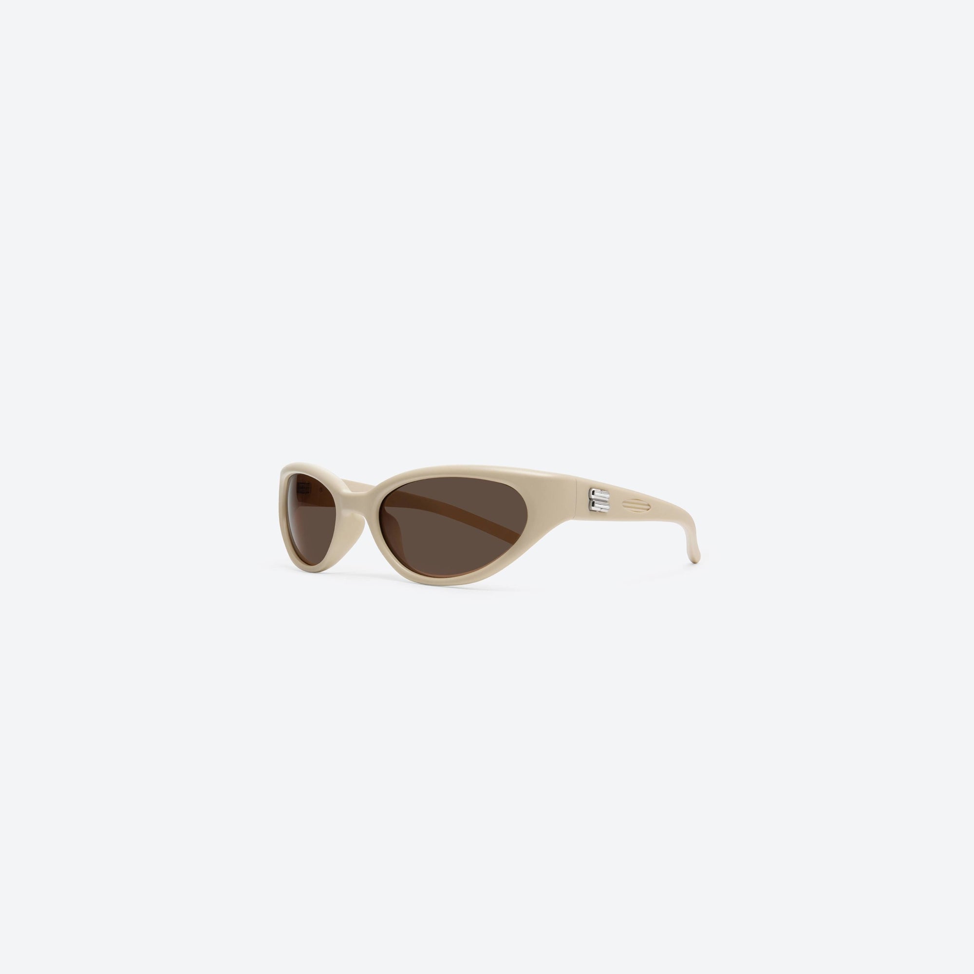 45-degree view of Gentle Monster Juicy IV2 Ivory Nylon framed Wraparound sunglasses.