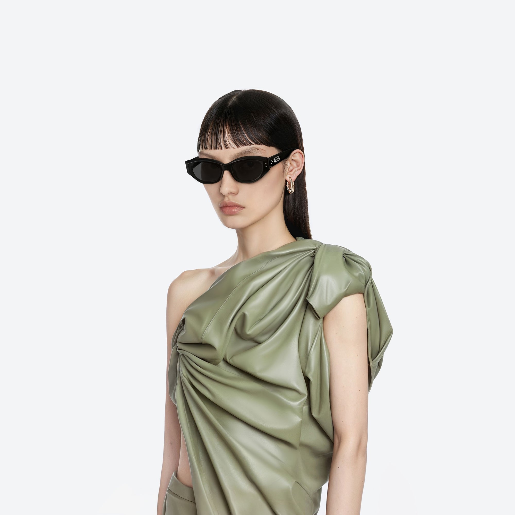 Model wearing the Benven 01 Black Acetate framed Cat-eye sunglasses.