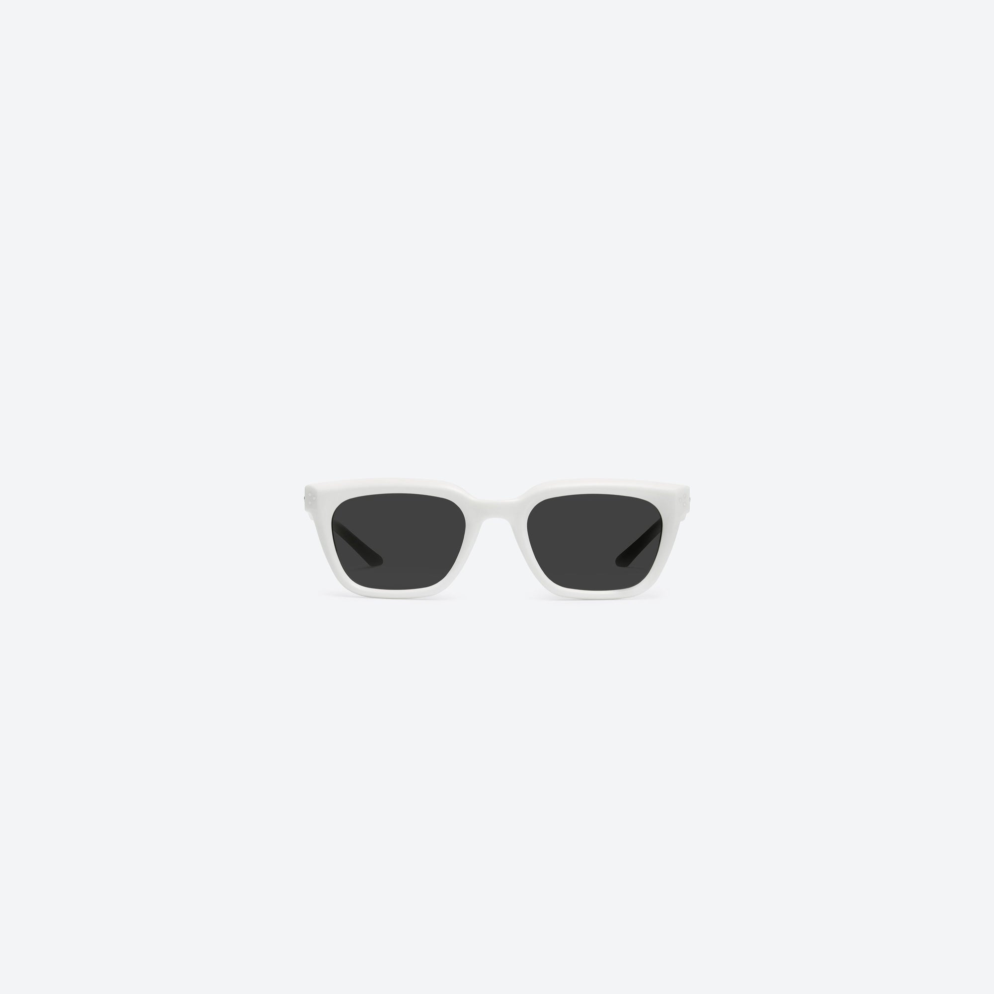 A front view of Gentle Monster Hovo W2 White Acetate framed Square sunglasses.