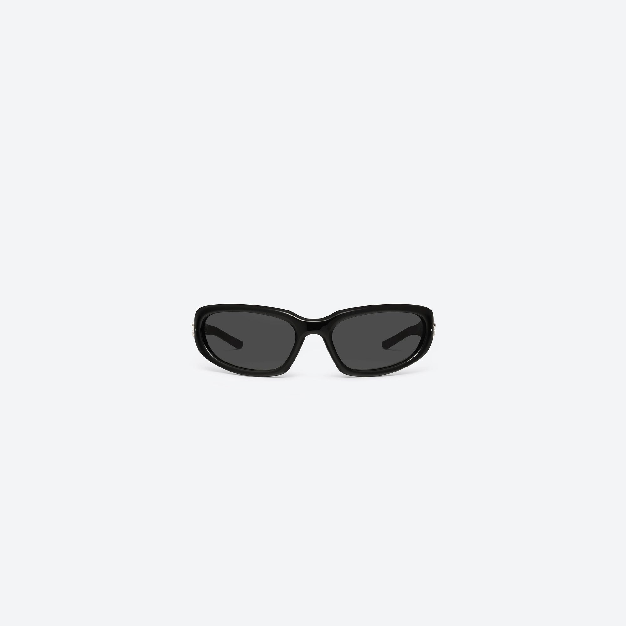 A front view of Gentle Monster Memento 01 Black Mixed framed Wraparound sunglasses.