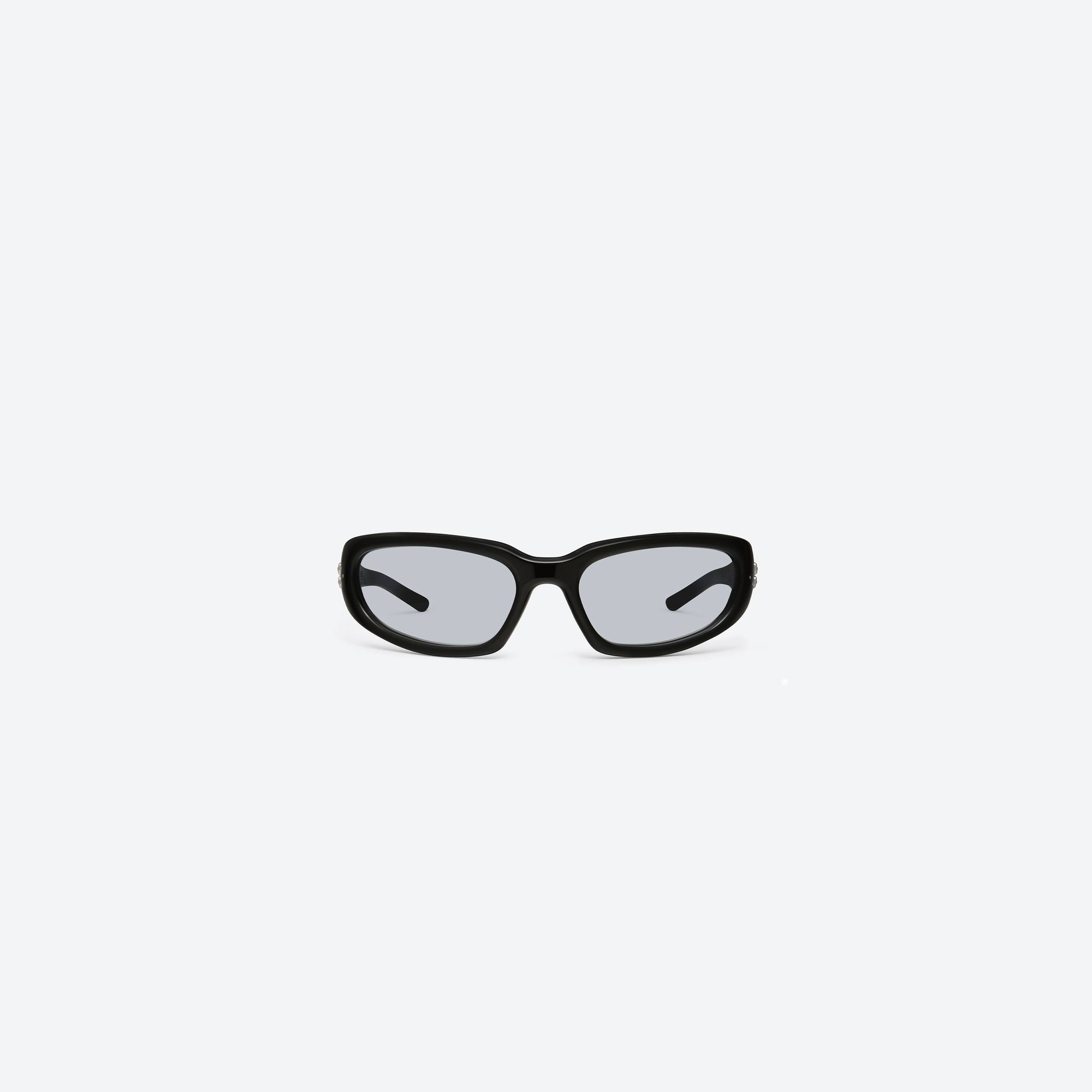 A front view of Gentle Monster Memento 01(SM) Black Mixed framed Wraparound sunglasses.
