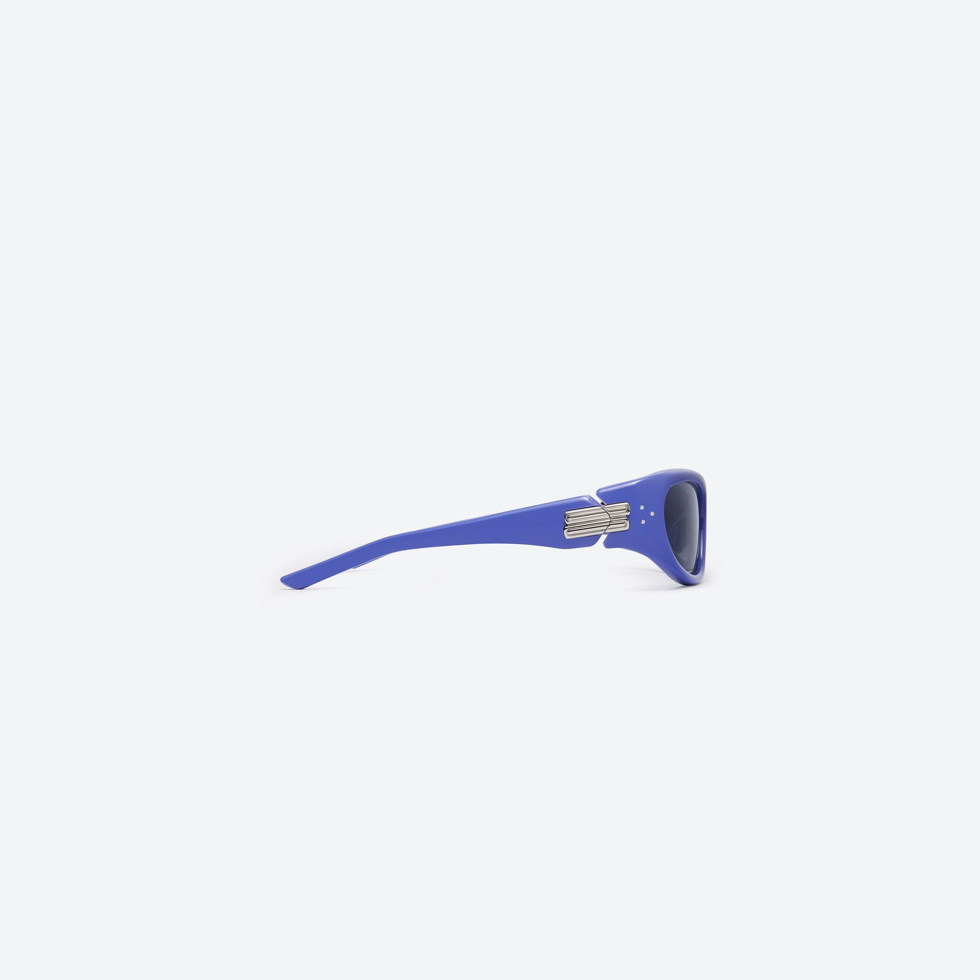 A detailed right view of Gentle Monster Memento V3 Purple Mixed framed Wraparound sunglasses.