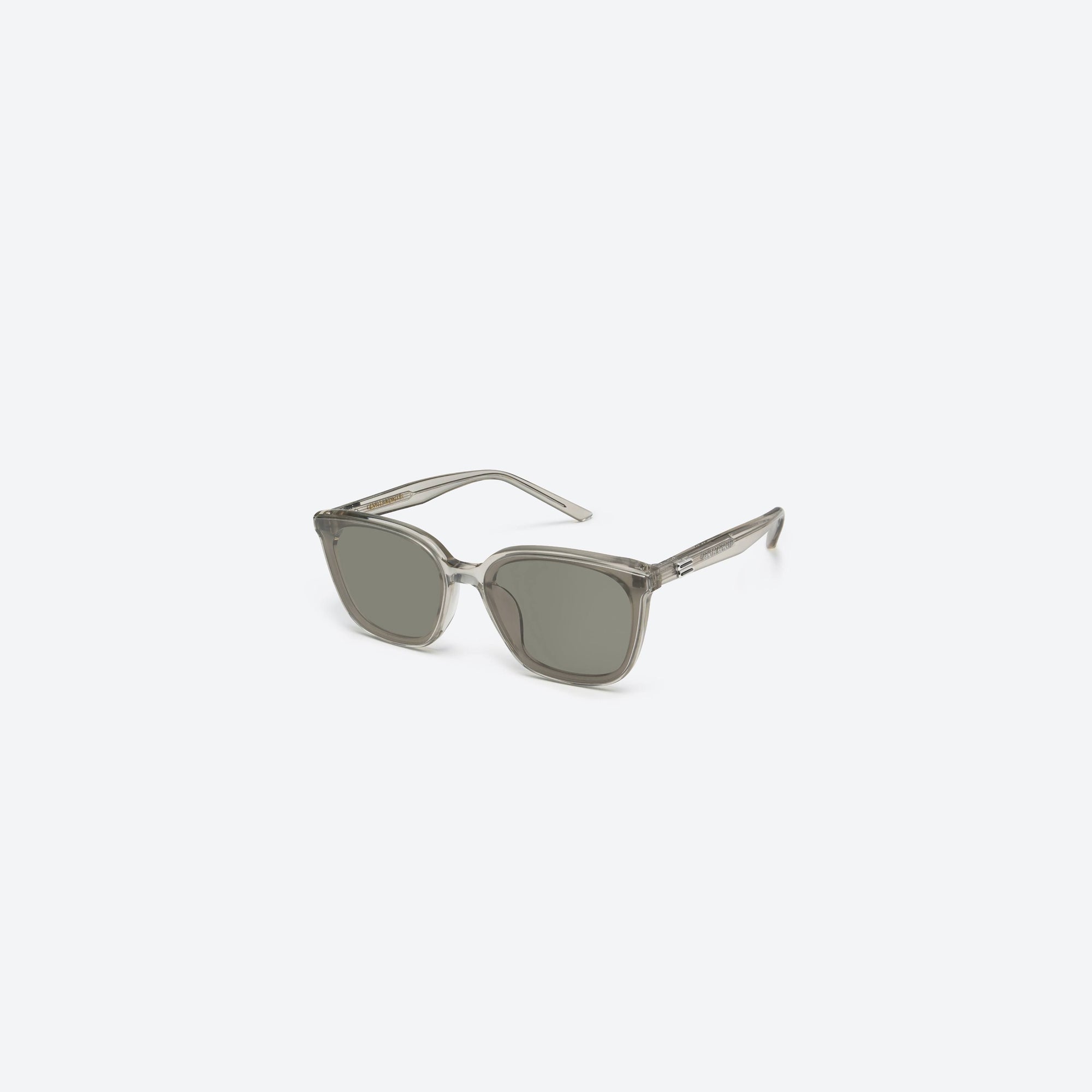 45-degree view of Gentle Monster Pino BRC11 Brown Acetate framed Square sunglasses.