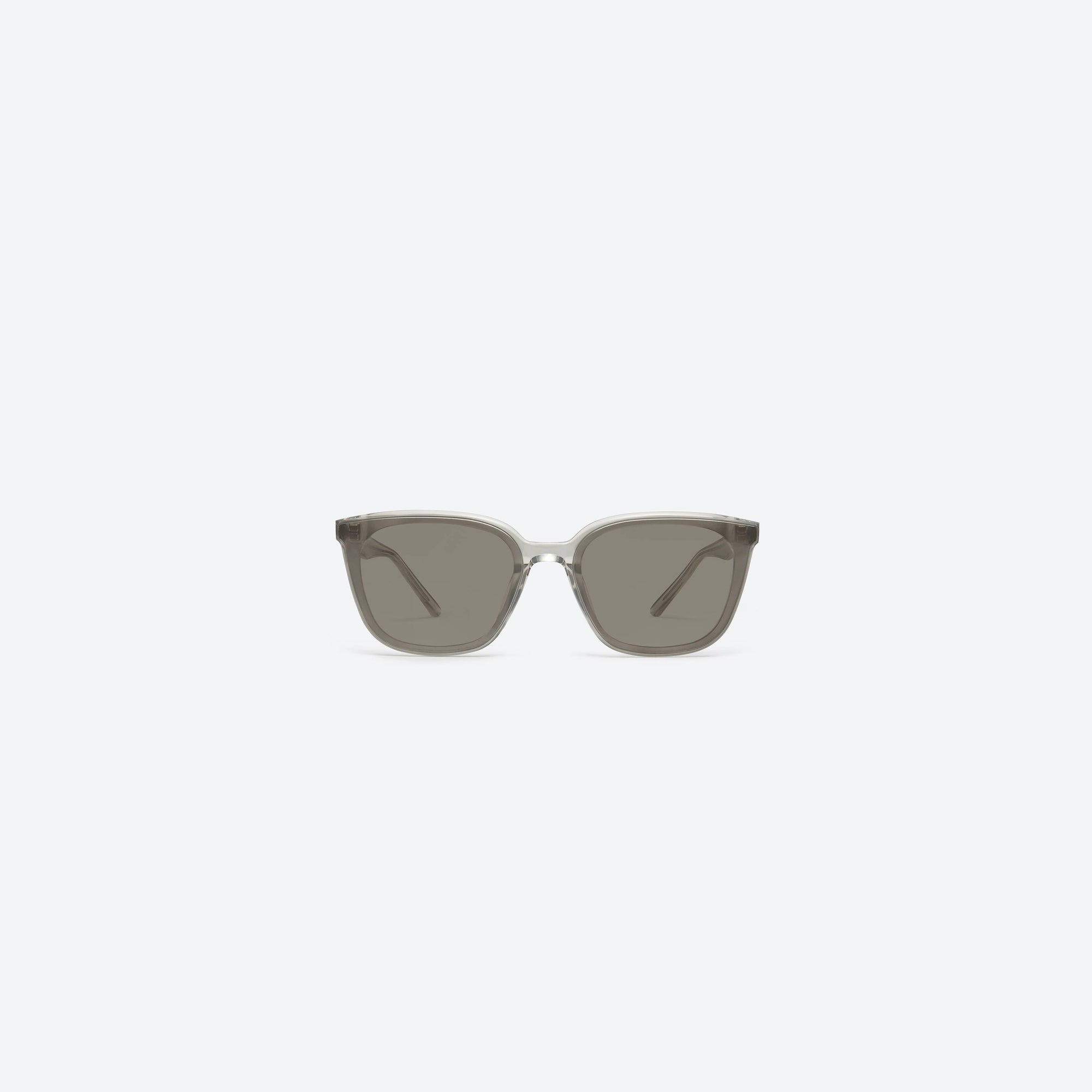 A front view of Gentle Monster Pino BRC11 Brown Acetate framed Square sunglasses.