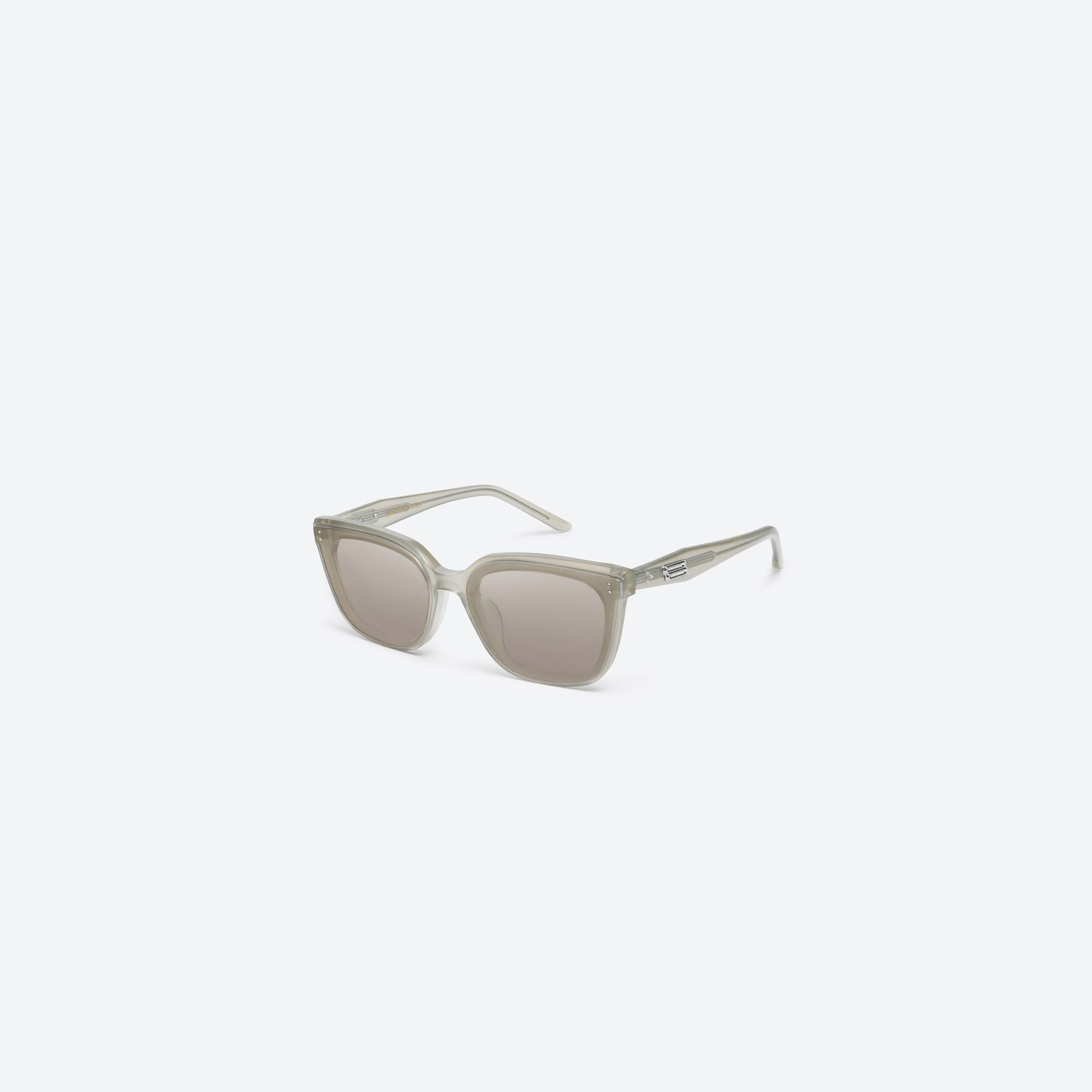 45-degree view of Gentle Monster Tote GC10 Gray Acetate framed Square sunglasses.