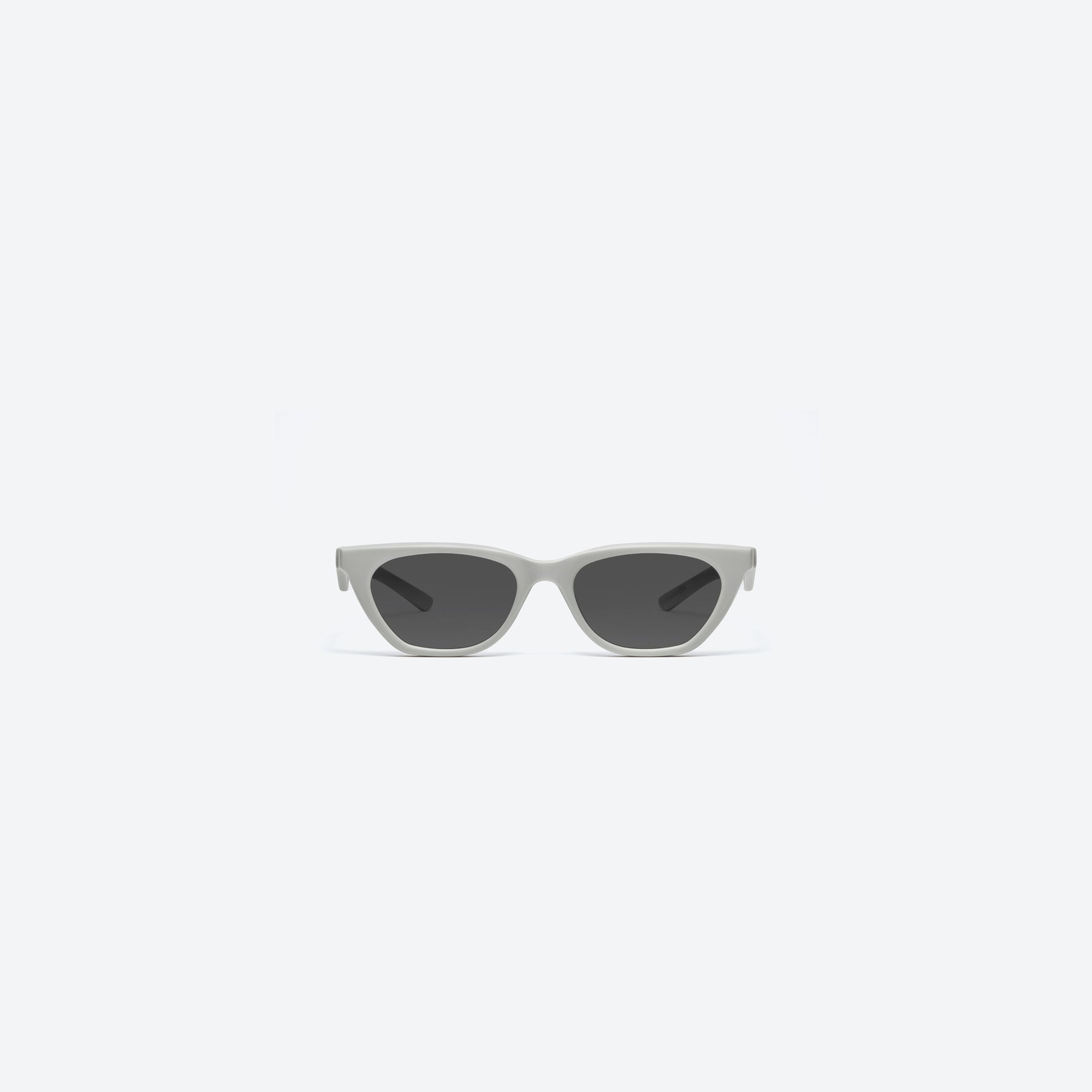 A front view of Gentle Monster Maison Margiela - MM208 G12 Gray Acetate framed Cat-eye sunglasses.