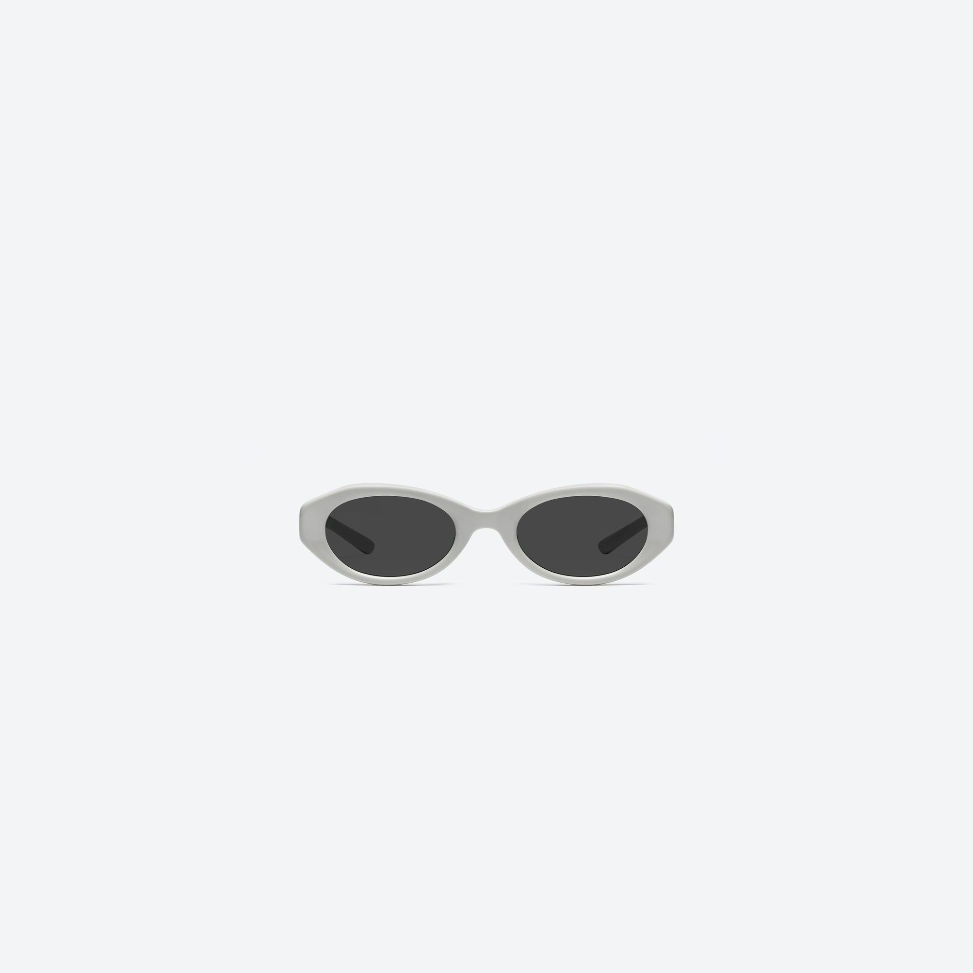 A front view of Gentle Monster Maison Margiela - MM204 G12 Gray Acetate framed Oval sunglasses.