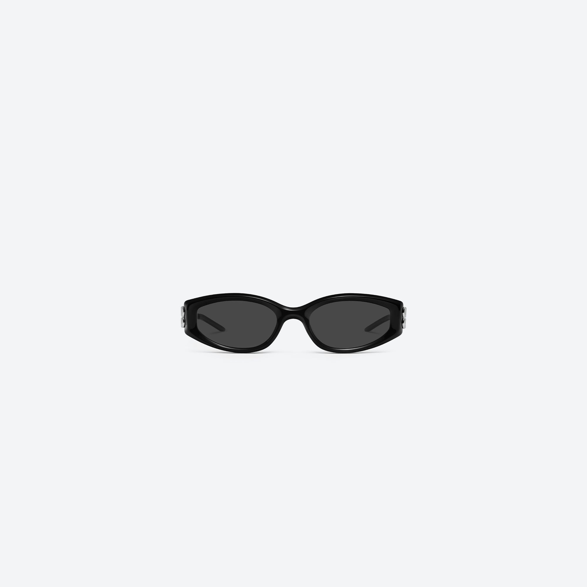 A front view of Gentle Monster Solid Loop 01 Black Mixed framed Square sunglasses.