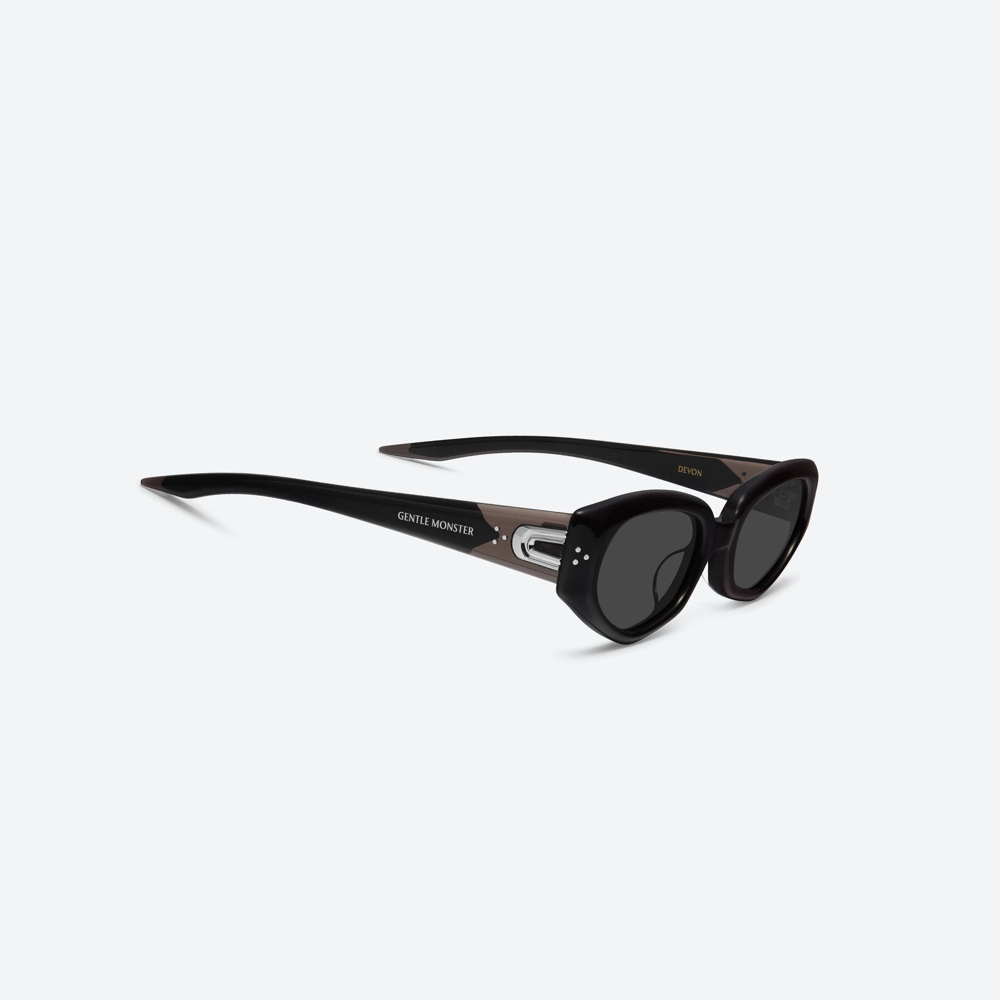 45-degree detailed view of Gentle Monster Devon 01 Black Acetate framed Cat-eye sunglasses.