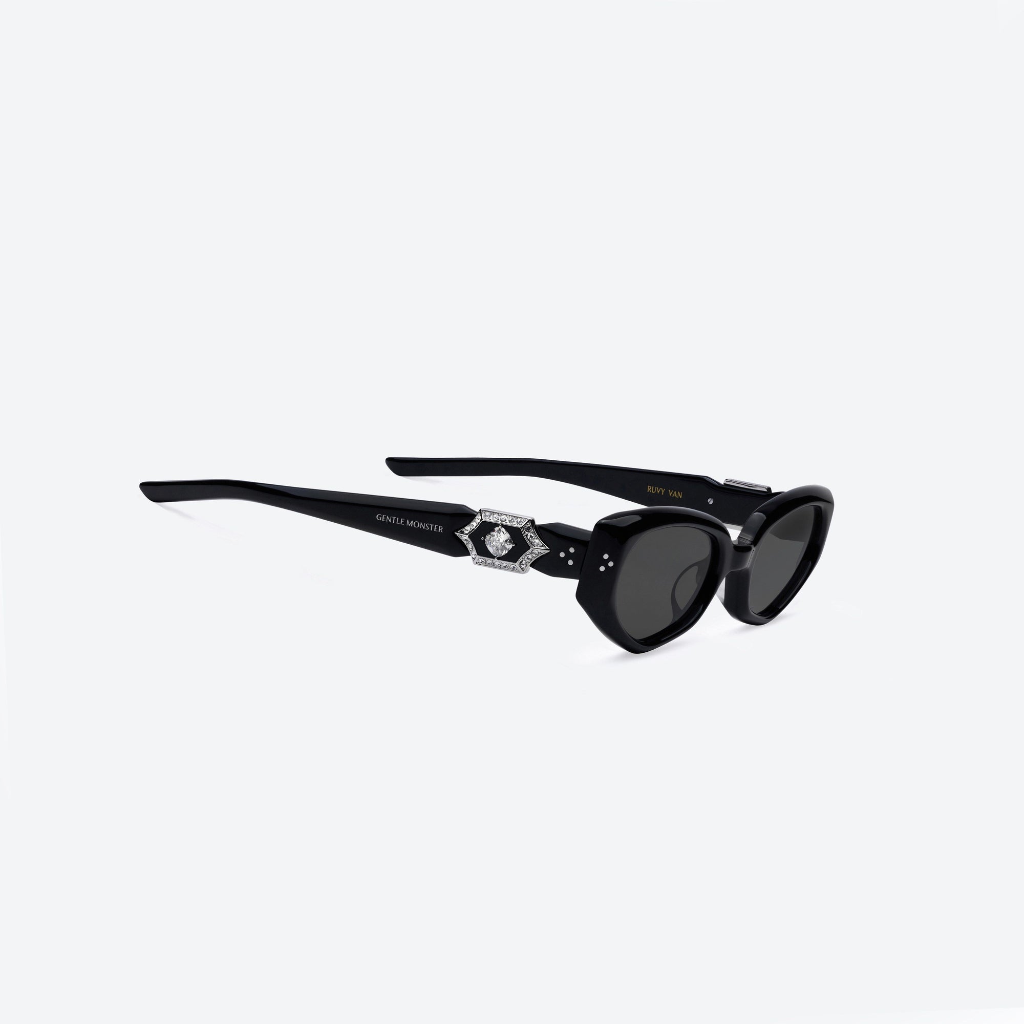 45-degree detailed view of Gentle Monster Ruvy Van 01 Black Acetate framed Cat-eye sunglasses.