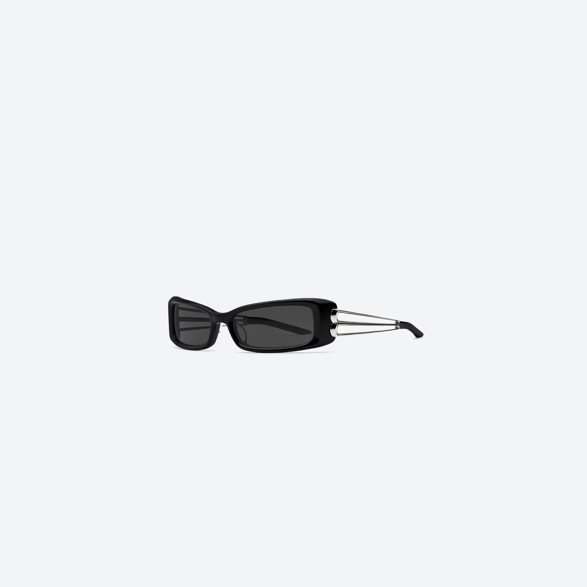 45-degree view of Gentle Monster Wire Lip 01 Black Mixed framed Square sunglasses.