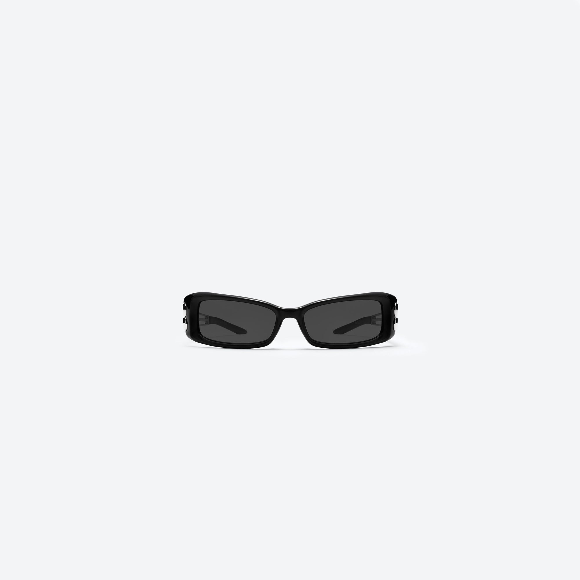 A front view of Gentle Monster Wire Lip 01 Black Mixed framed Square sunglasses.
