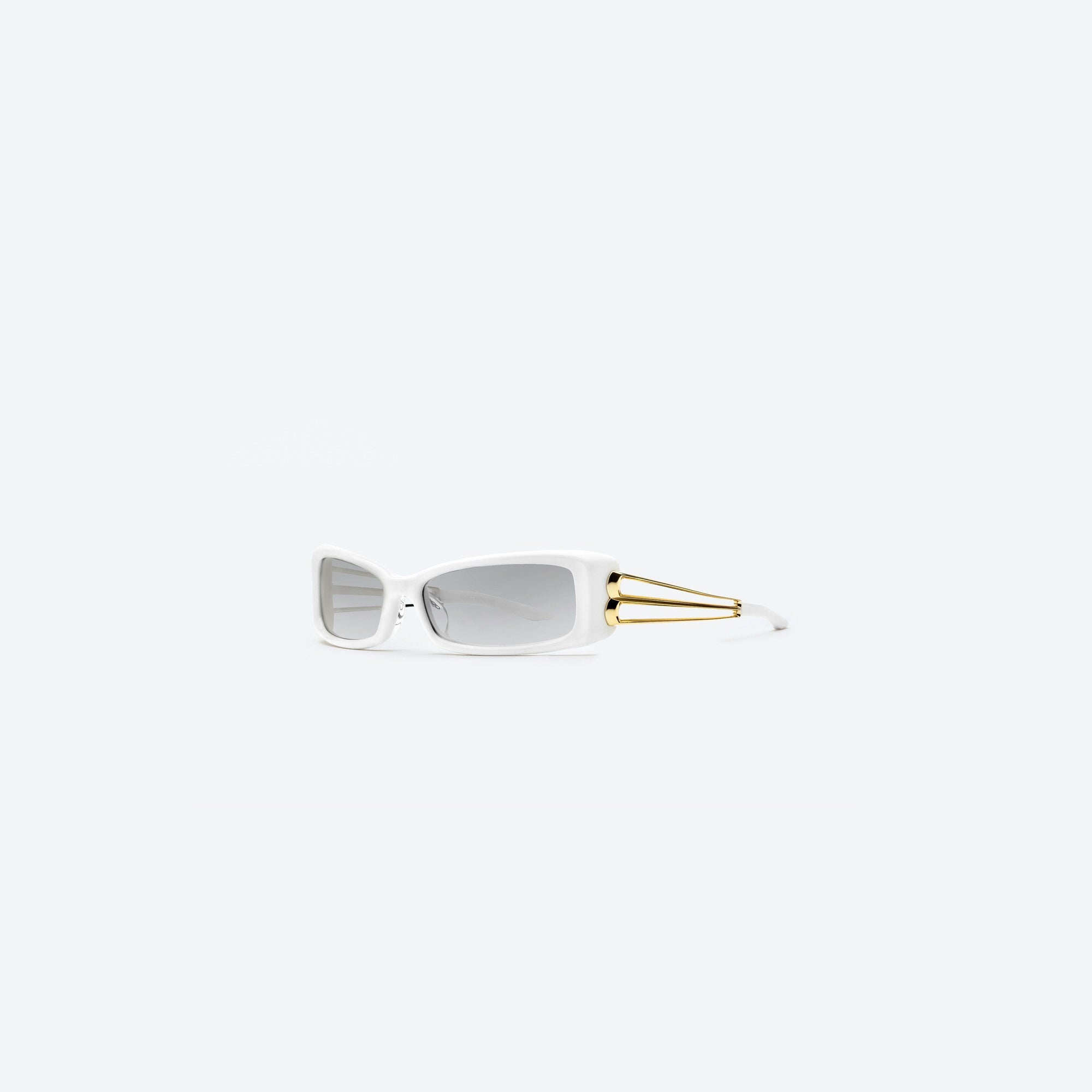 45-degree view of Gentle Monster Wire Lip W2 White Mixed framed Square sunglasses.