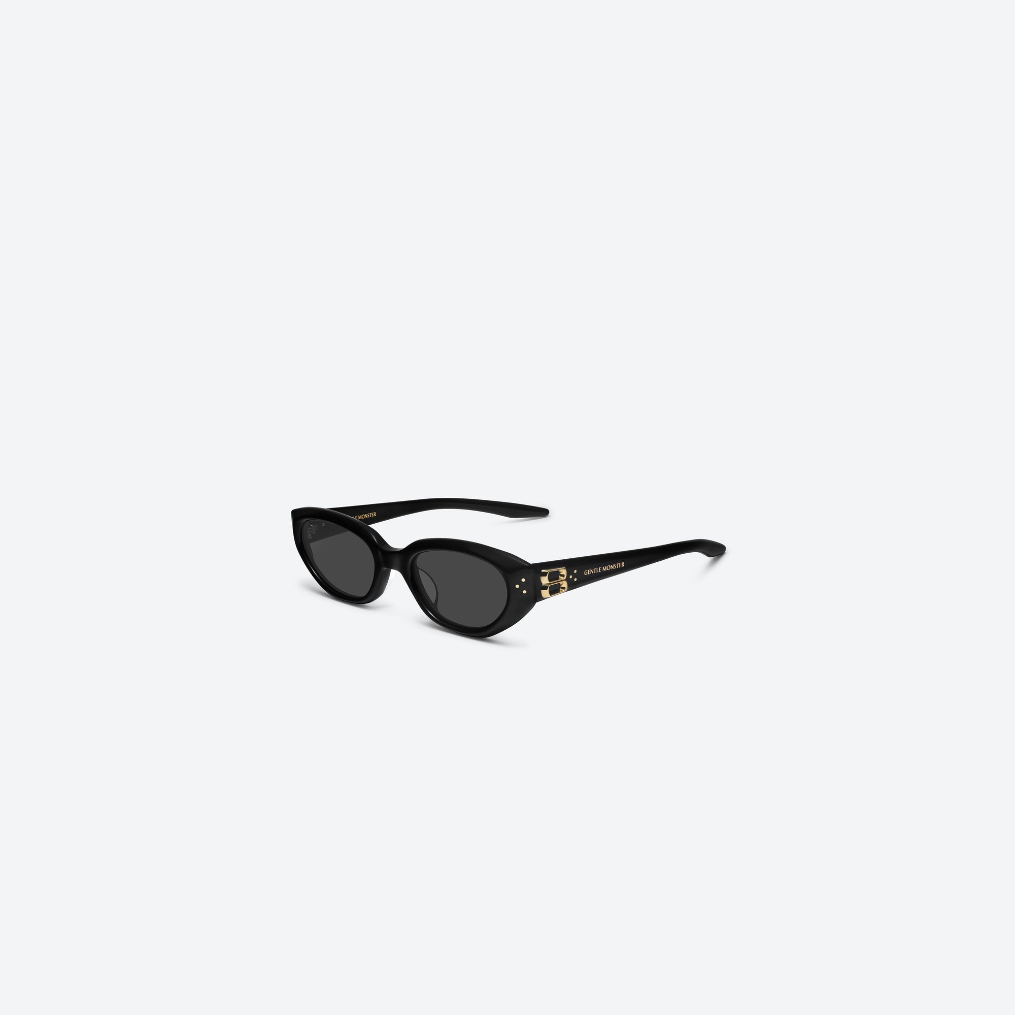 45-degree view of Gentle Monster Duns 01 Black Acetate framed Cat-eye sunglasses.