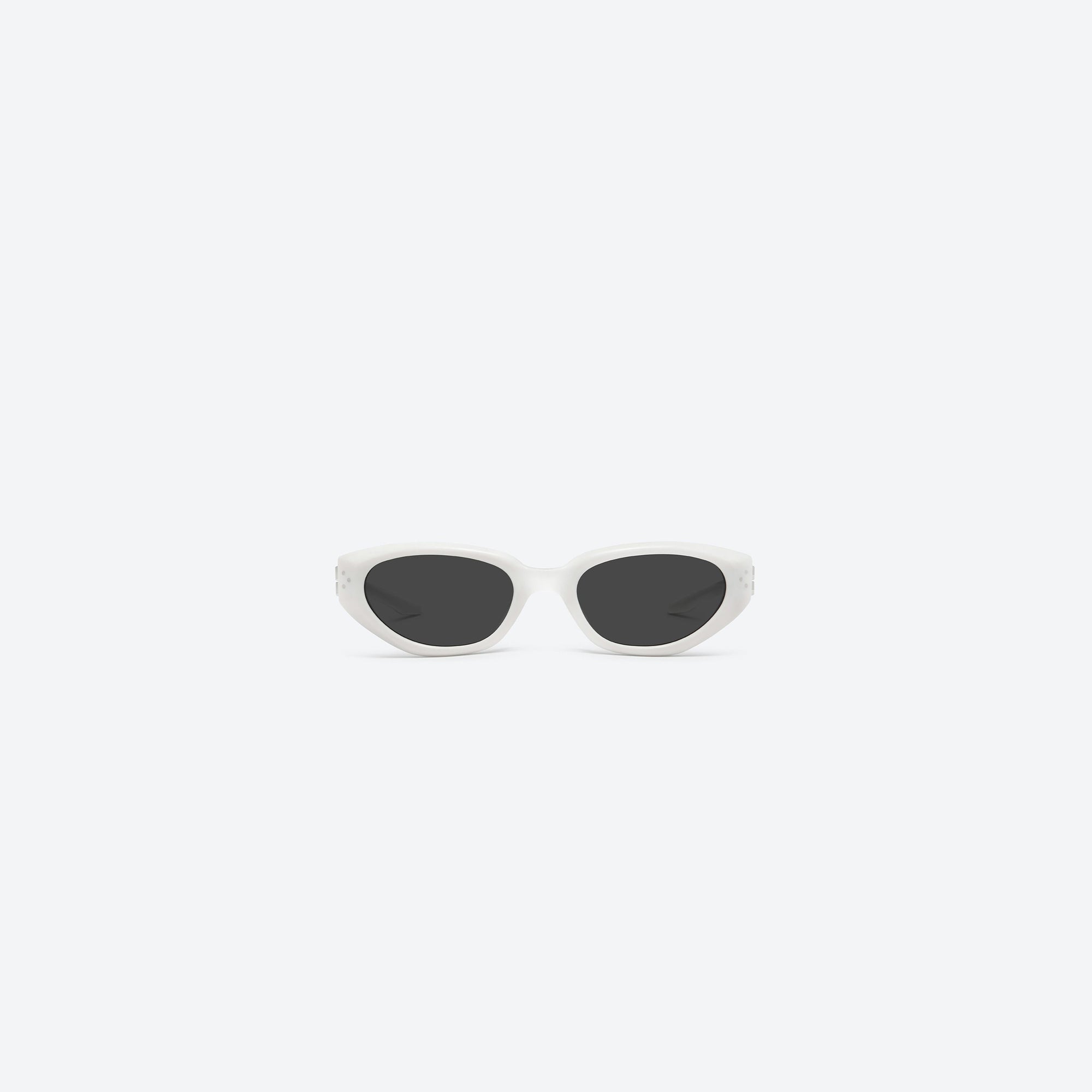 A front view of Gentle Monster Duns W2 White Acetate framed Cat-eye sunglasses.