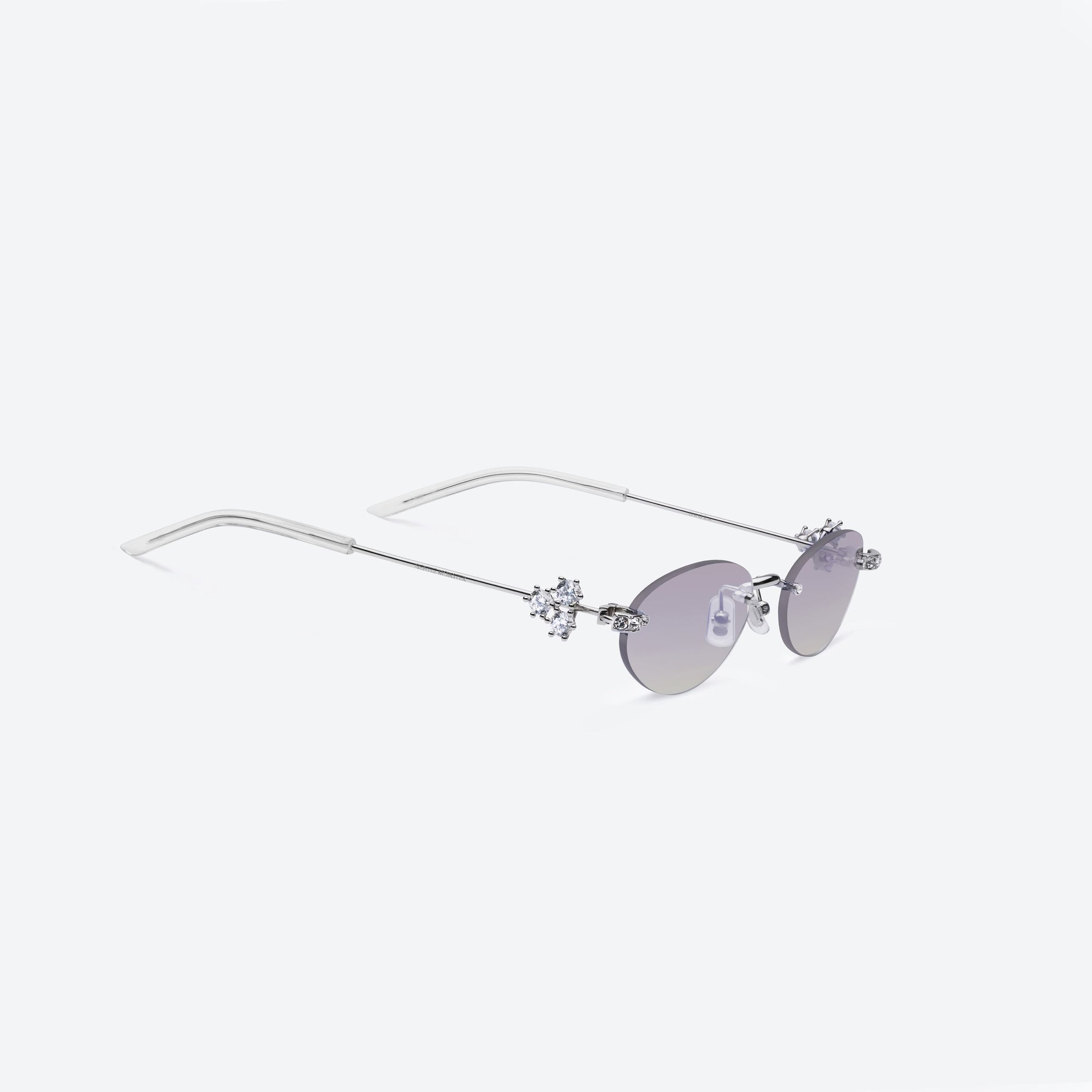 45-degree detailed view of Gentle Monster Orora 02(VYG) Silver Metal framed Oval sunglasses.