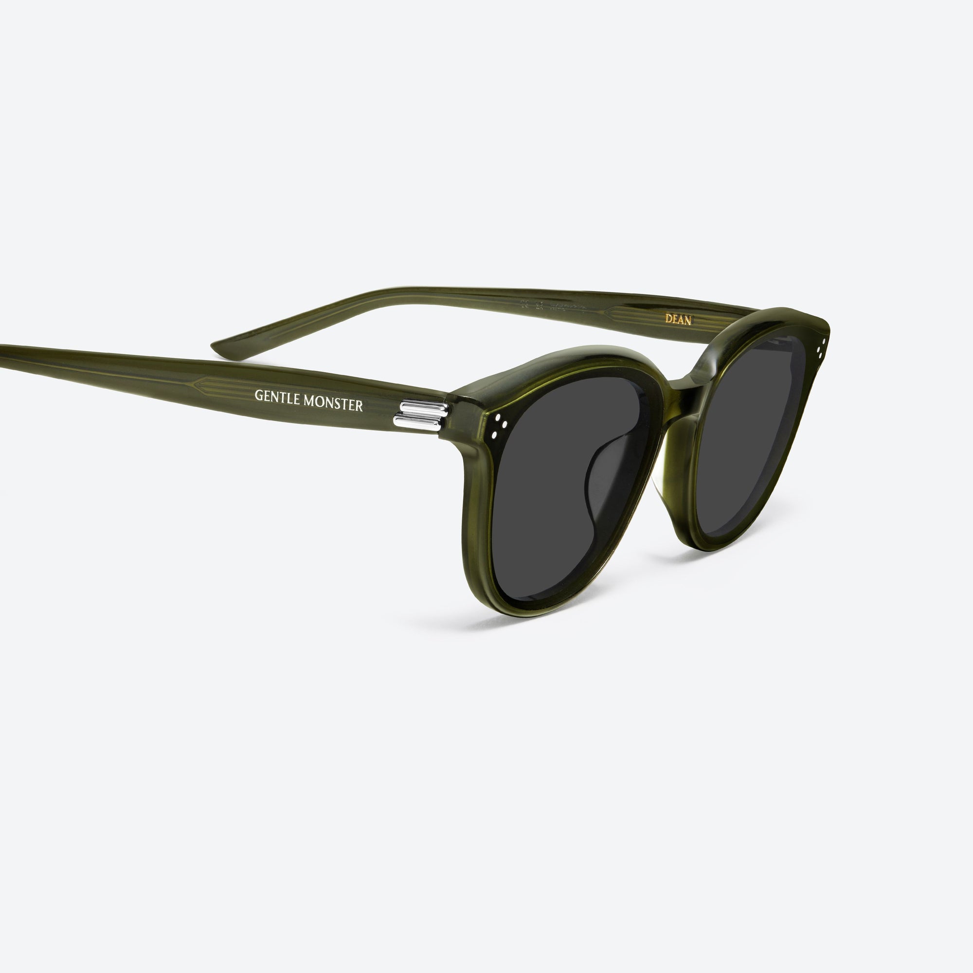45-degree detailed view of Gentle Monster Dean KC2 Green Acetate framed Round sunglasses.