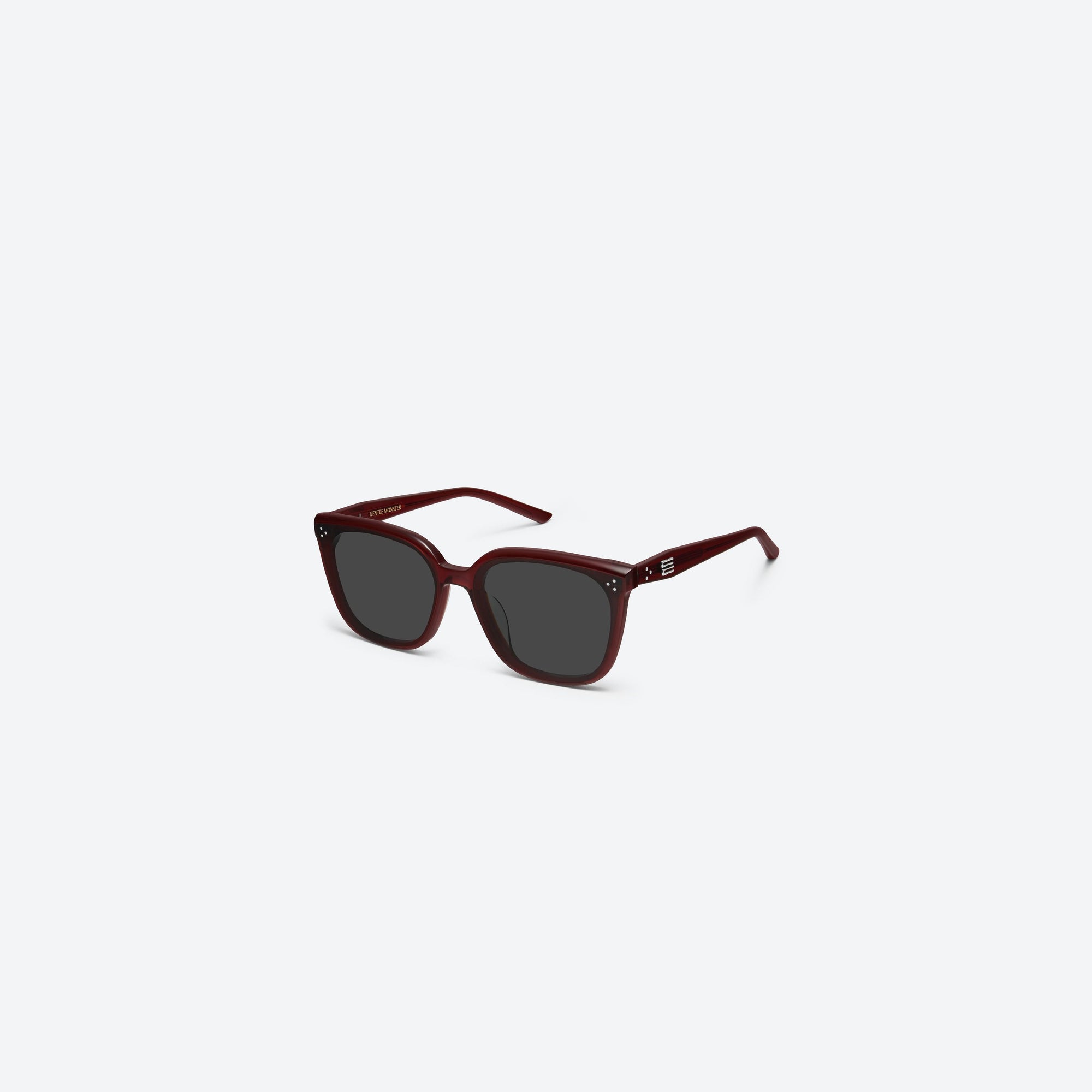 45-degree view of Gentle Monster Loloe RC3 Red Acetate framed Square sunglasses.