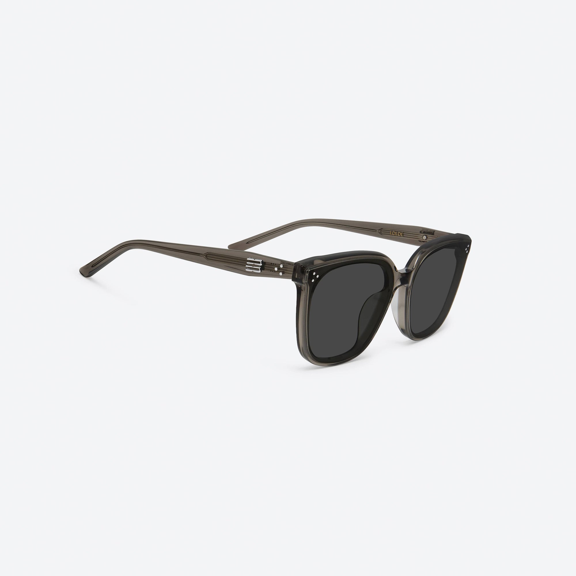 45-degree detailed view of Gentle Monster Loloe BRC17 Brown Acetate framed Square sunglasses.