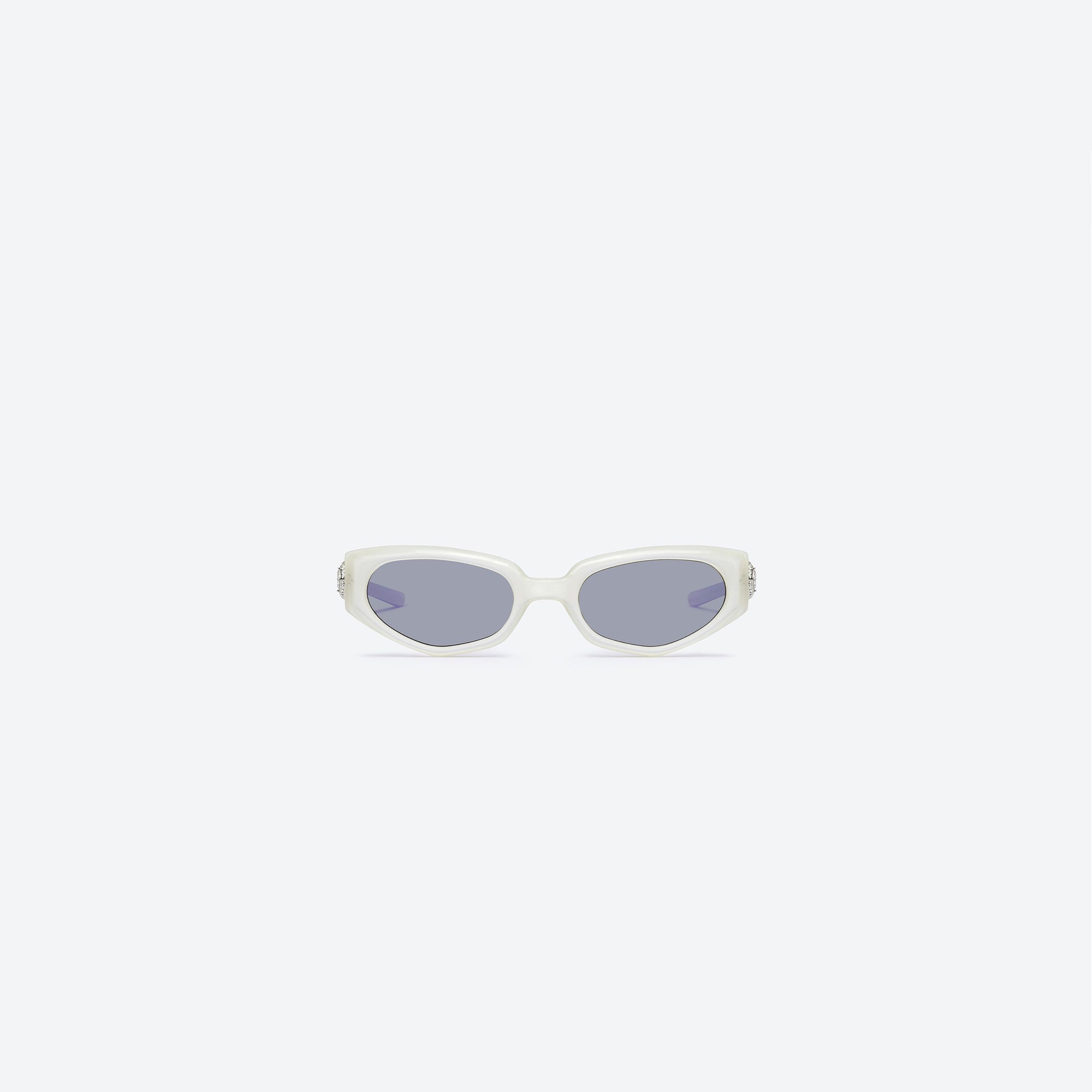 A front view of Gentle Monster Ruvy Van WC6 White Acetate framed Cat-eye sunglasses.