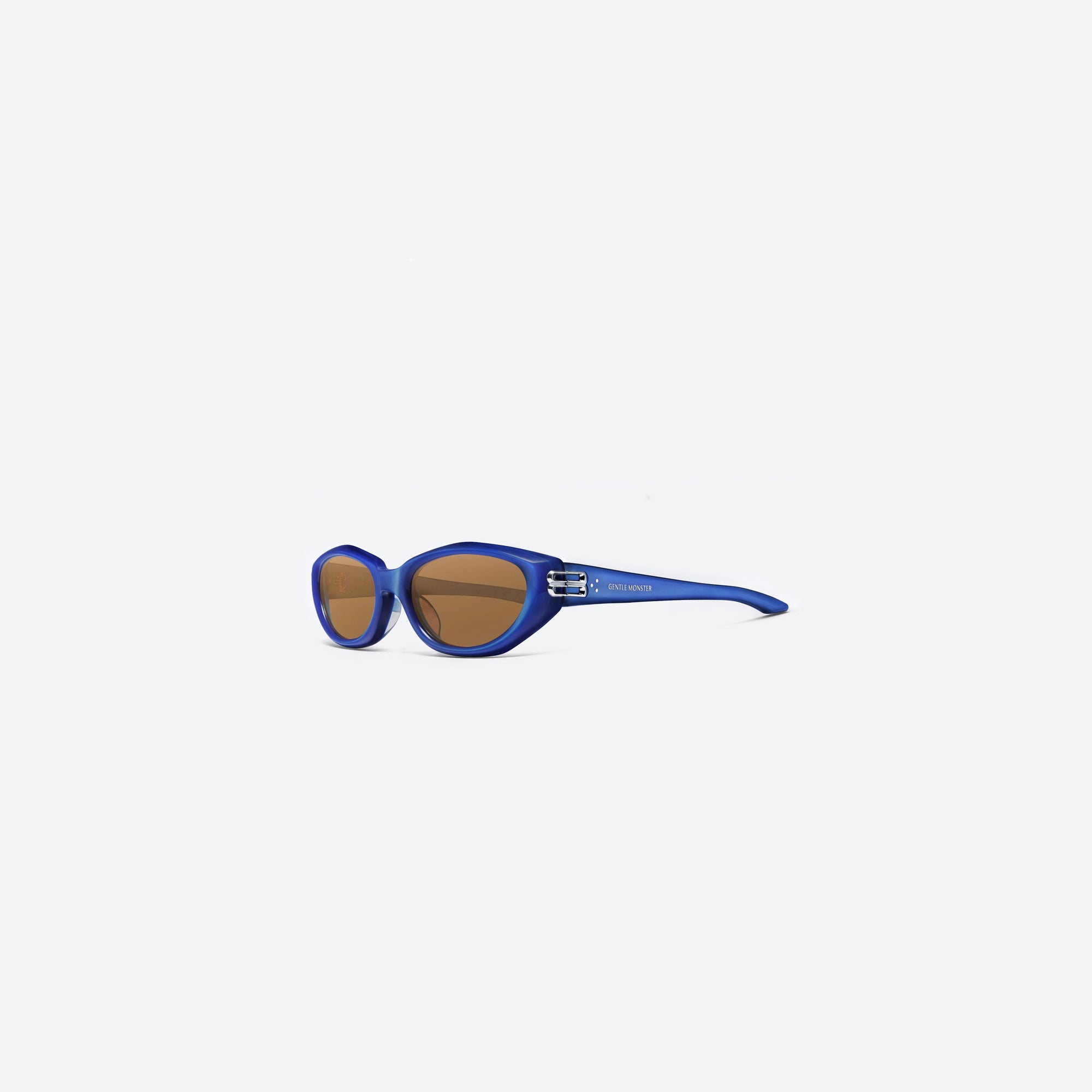 45-degree view of Gentle Monster Sosomo BLC9 Blue Acetate framed Oval sunglasses.