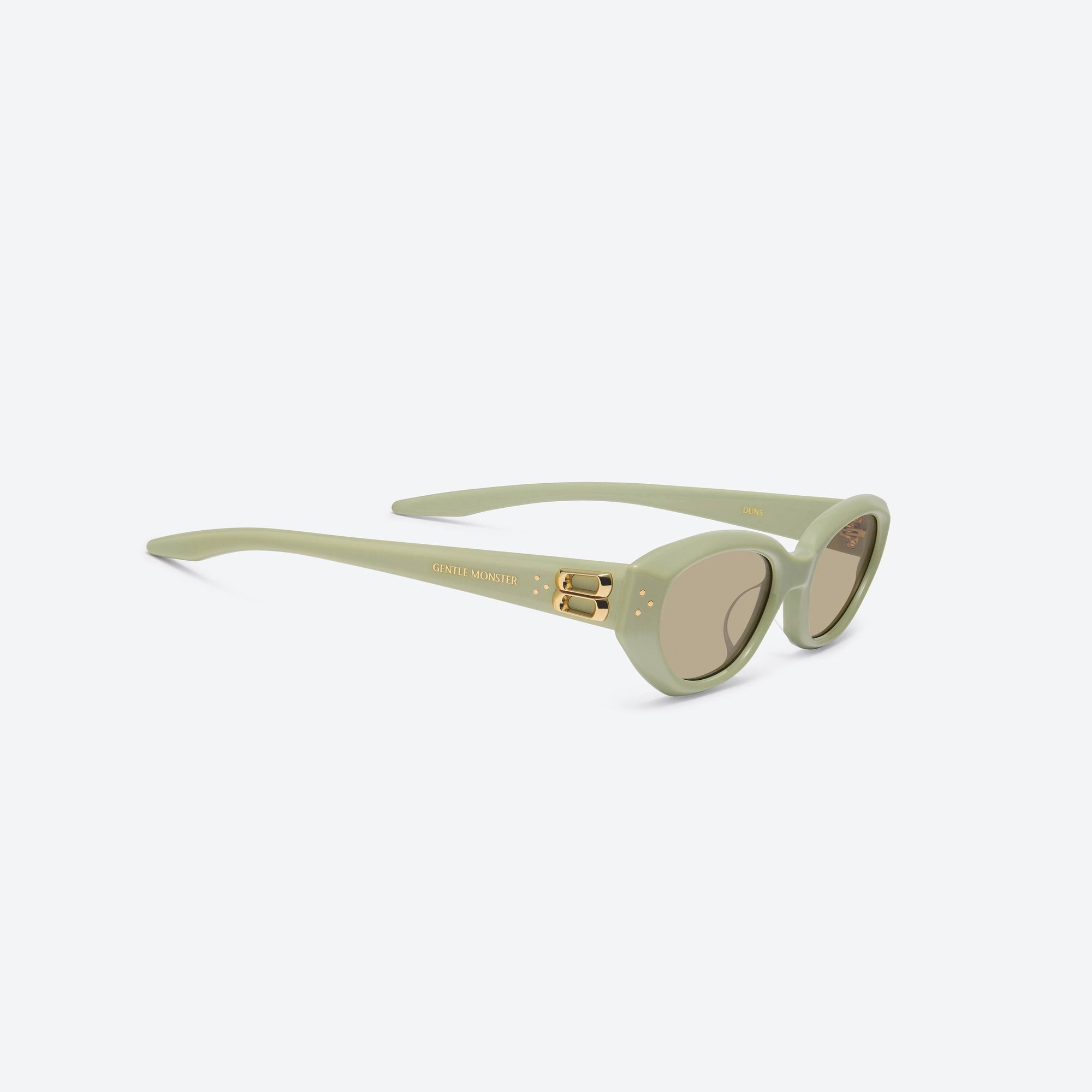 45-degree detailed view of Gentle Monster Duns Gr9 Green Acetate framed Cat-eye sunglasses.