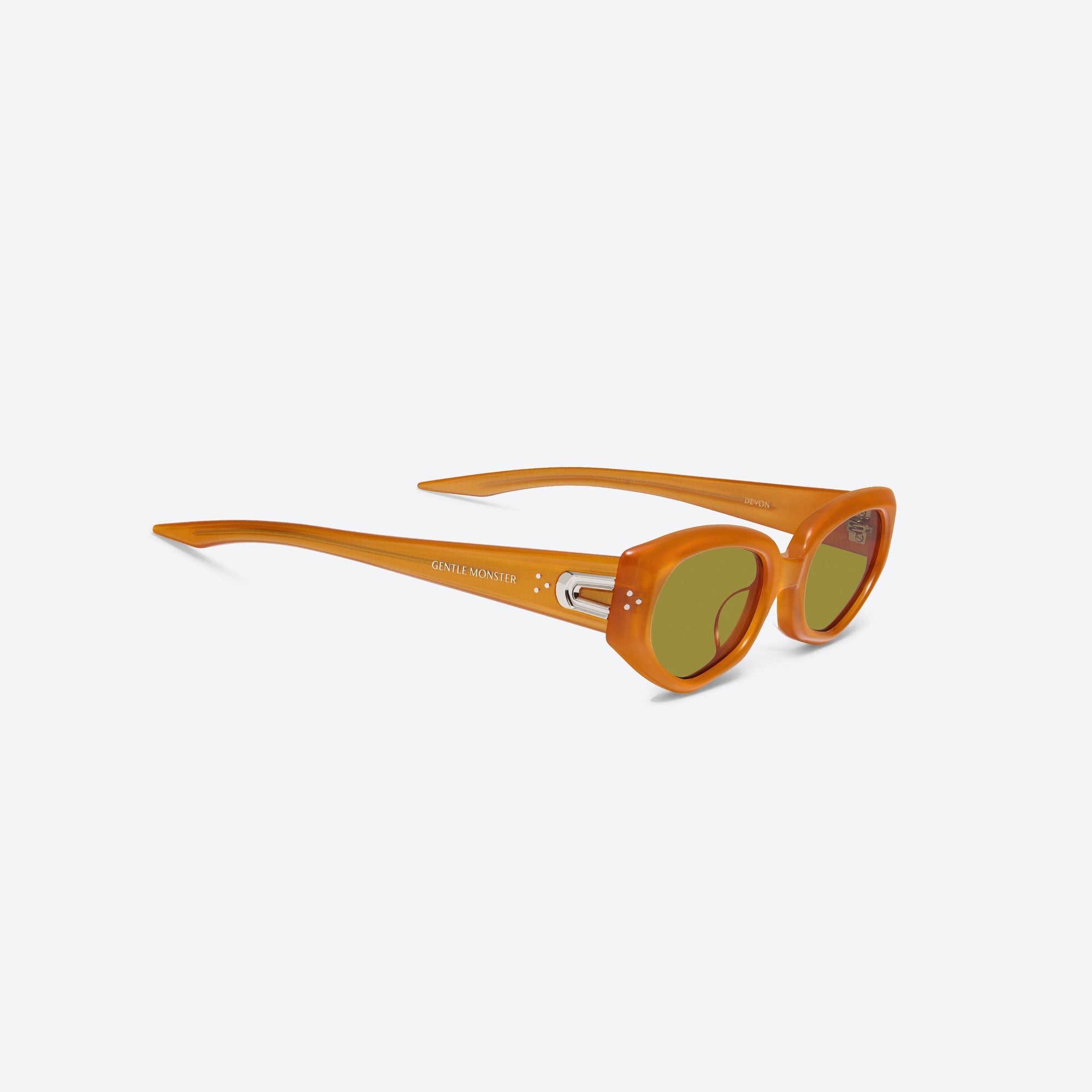 45-degree detailed view of Gentle Monster Devon OC3 Orange Acetate framed Cat-eye sunglasses.