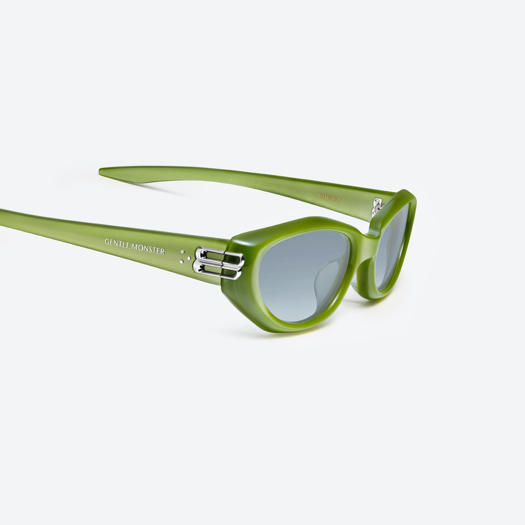 45-degree detailed view of Gentle Monster Sosomo GRC5 Green Acetate framed Oval sunglasses.