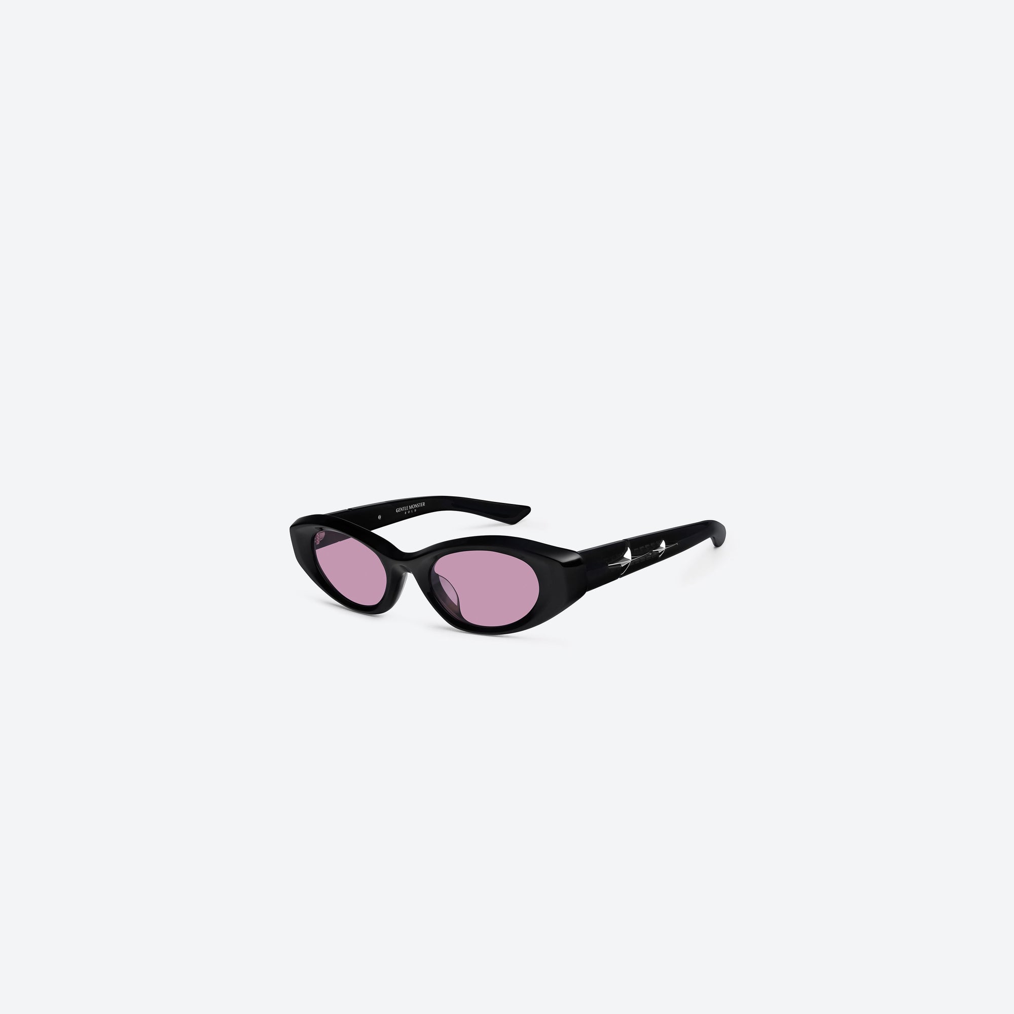 45-degree view of Gentle Monster Synth 01 Black Acetate framed Cat-eye sunglasses.