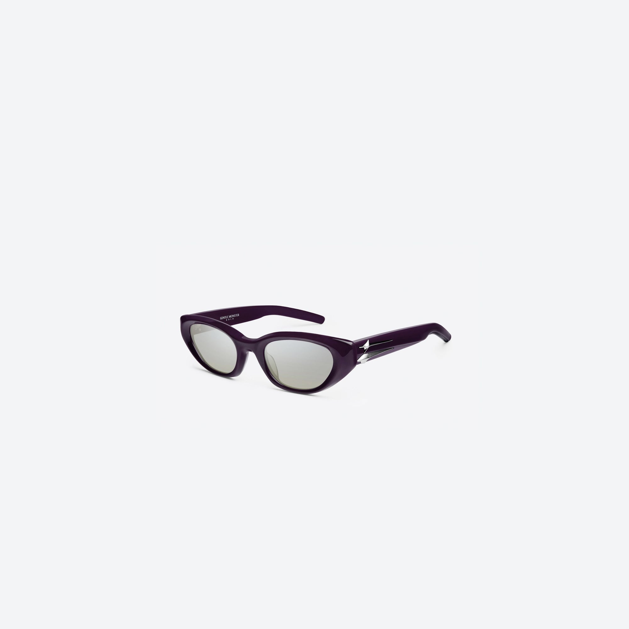 45-degree view of Gentle Monster Verse R9 Red Acetate framed Cat-eye sunglasses.