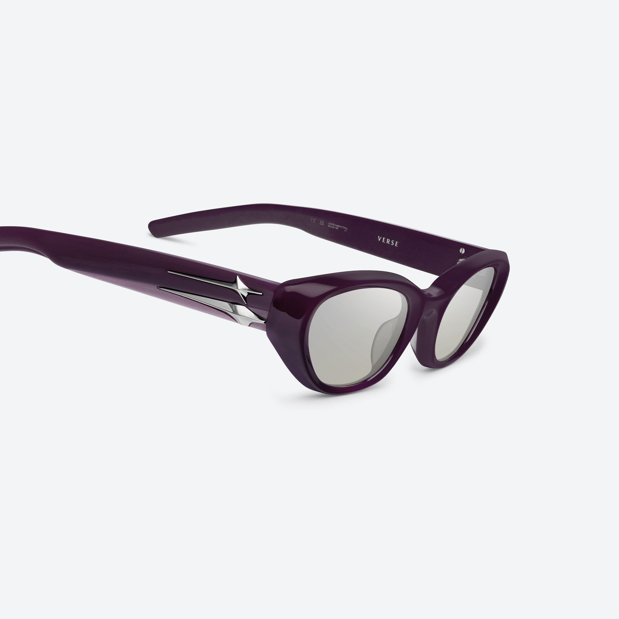 45-degree detailed view of Gentle Monster Verse R9 Red Acetate framed Cat-eye sunglasses.