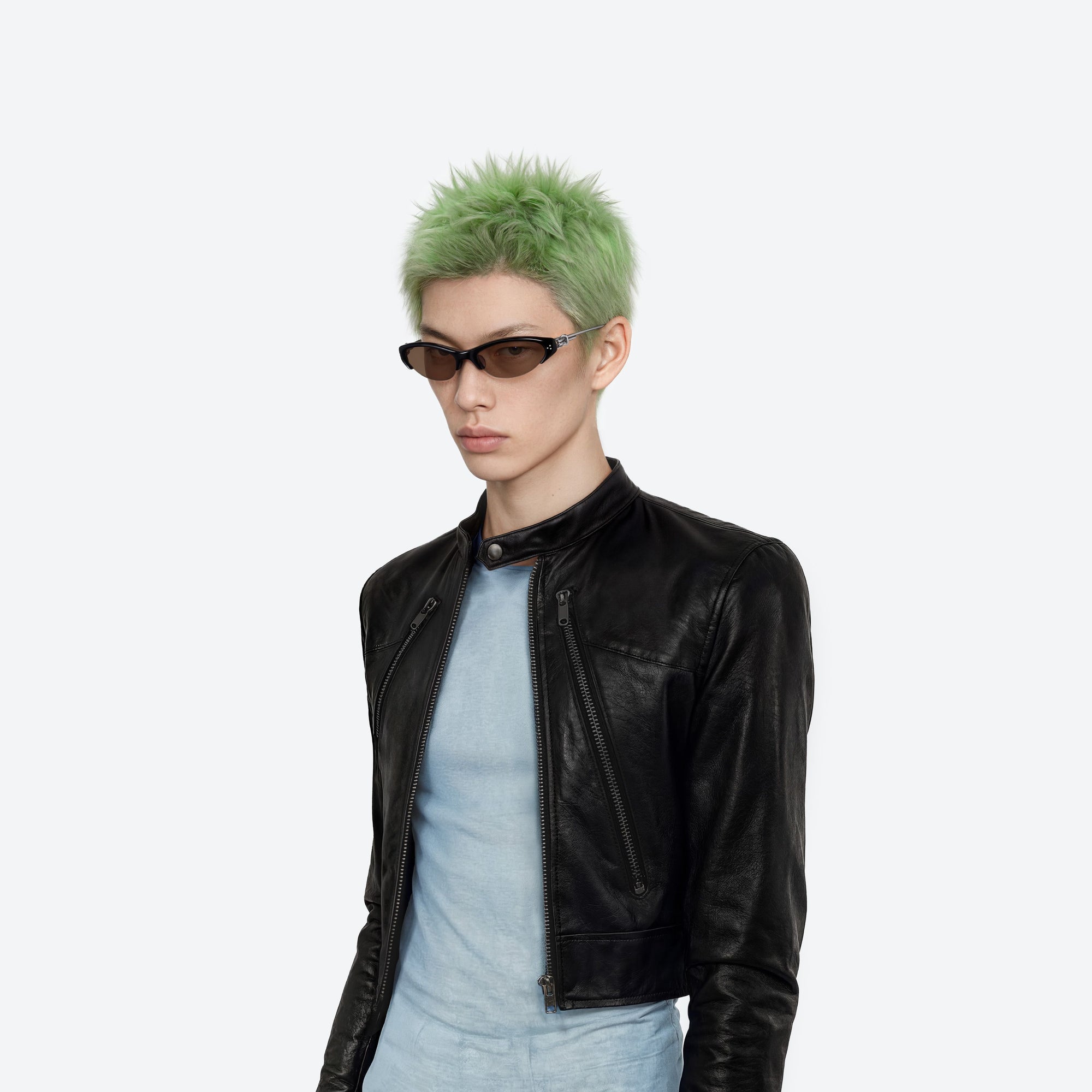 Model wearing the Tweed 01 Black Mixed framed Cat-eye sunglasses.