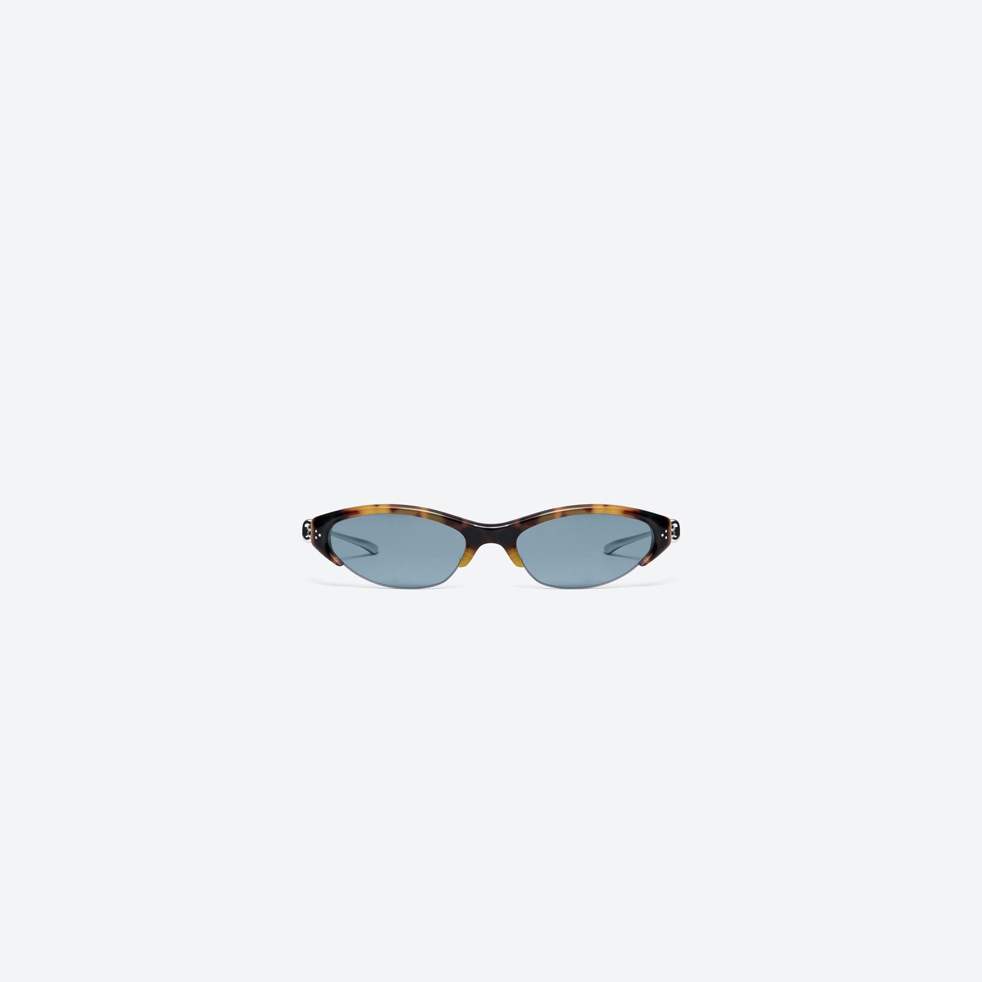 A front view of Gentle Monster Tweed T10 Tortoise Mixed framed Cat-eye sunglasses.