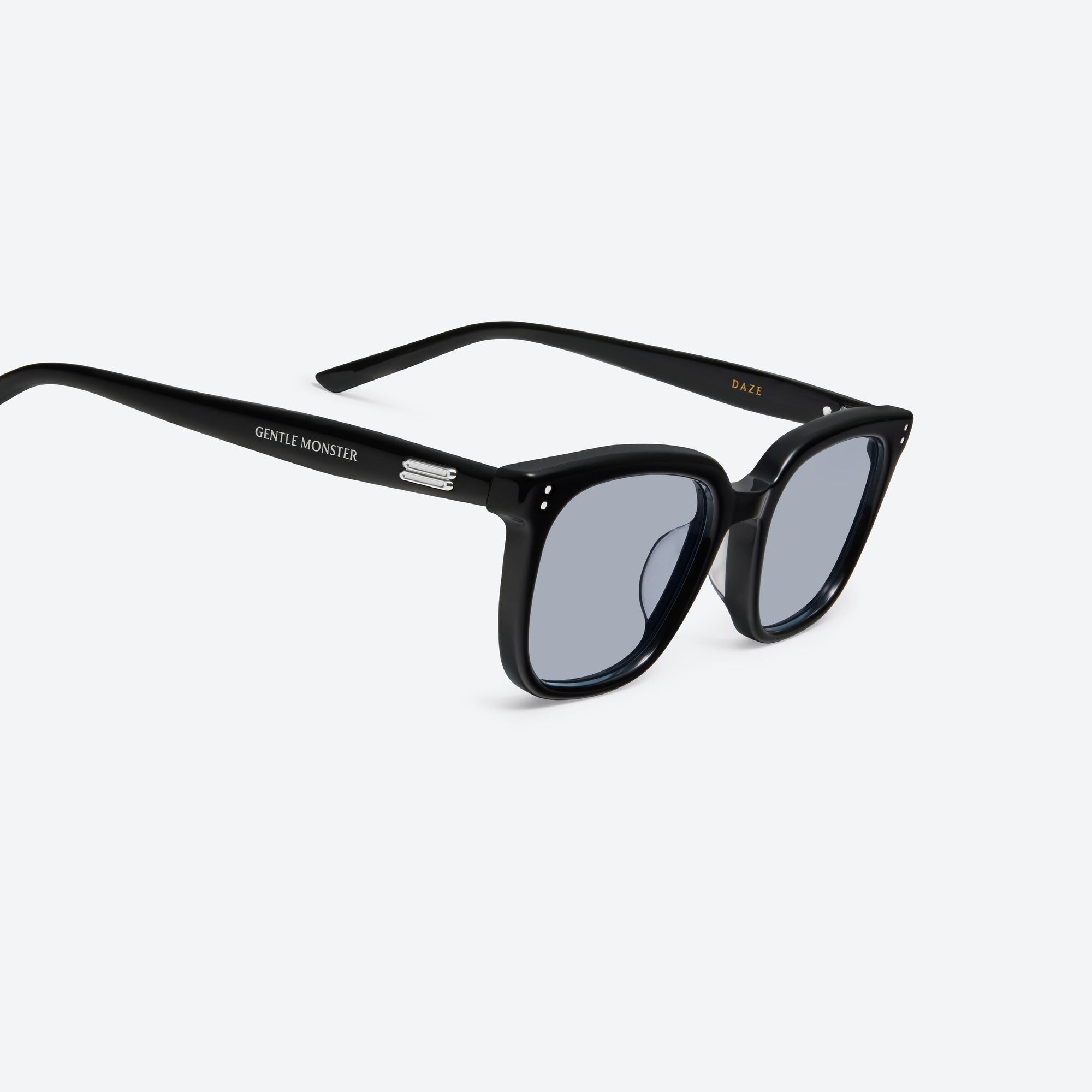45-degree detailed view of Gentle Monster Daze 01(BL) Black Acetate framed Square sunglasses.