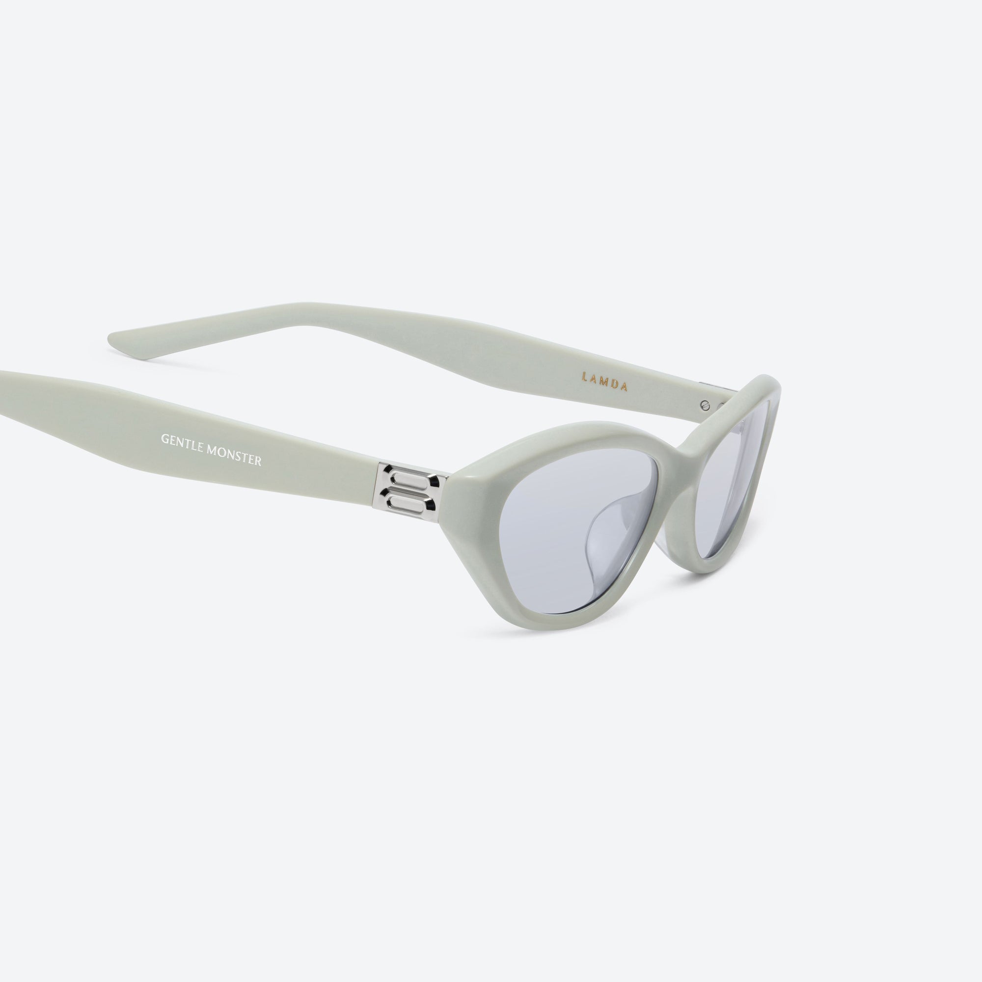 45-degree detailed view of Gentle Monster Lamda GR11 Green Acetate framed Cat-eye sunglasses.