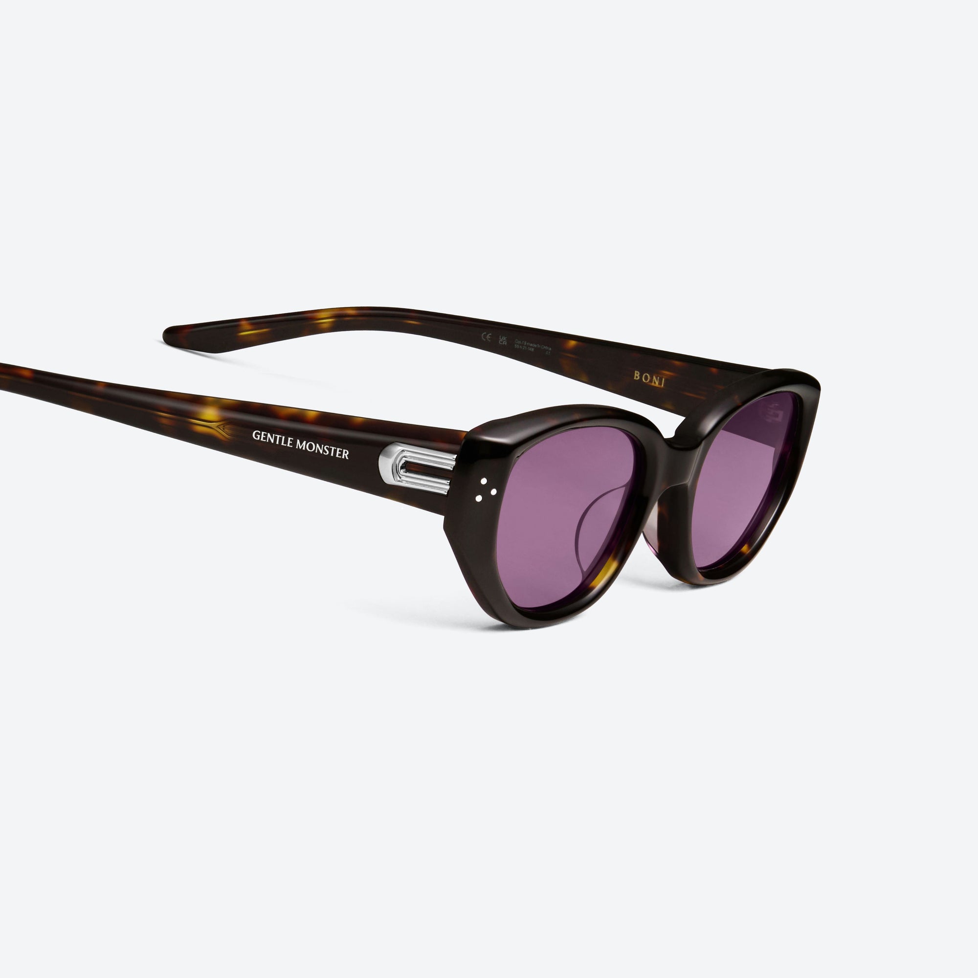 45-degree detailed view of Gentle Monster Boni T9 Tortoise Acetate framed Cat-eye sunglasses.