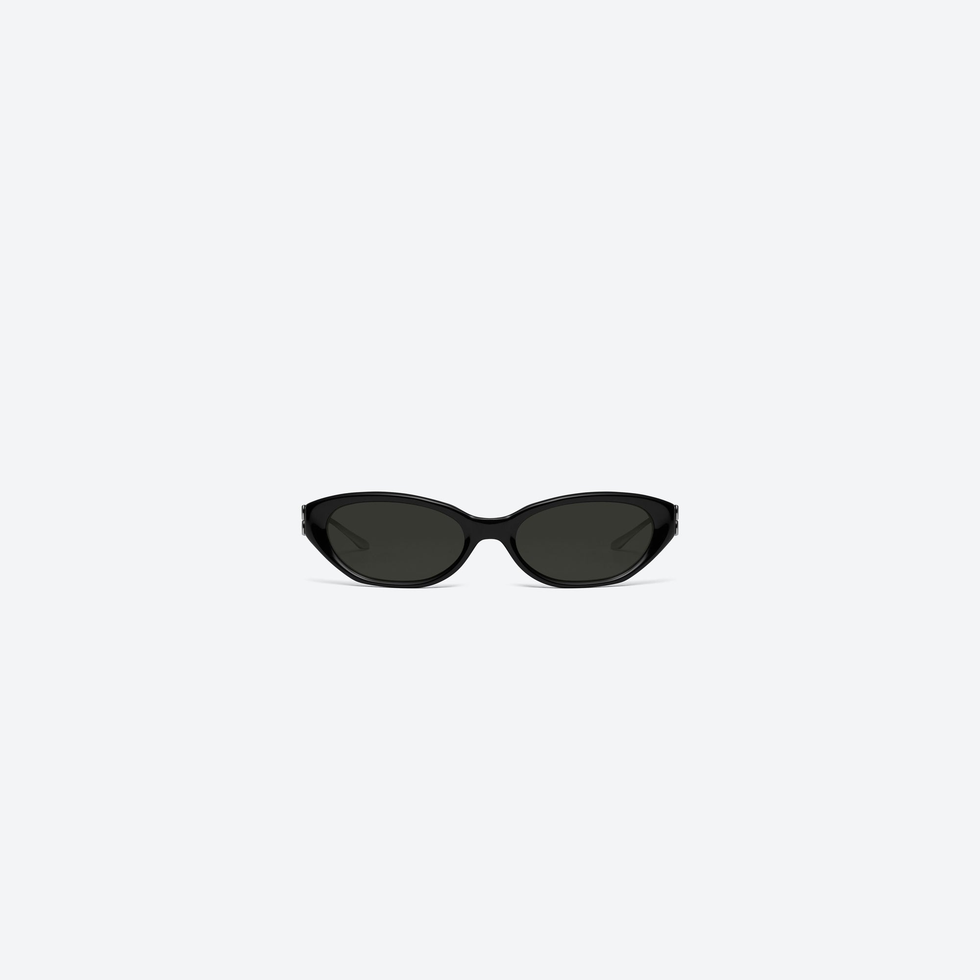 A front view of Gentle Monster Mimosa 01 Black Mixed framed Cat-eye sunglasses.