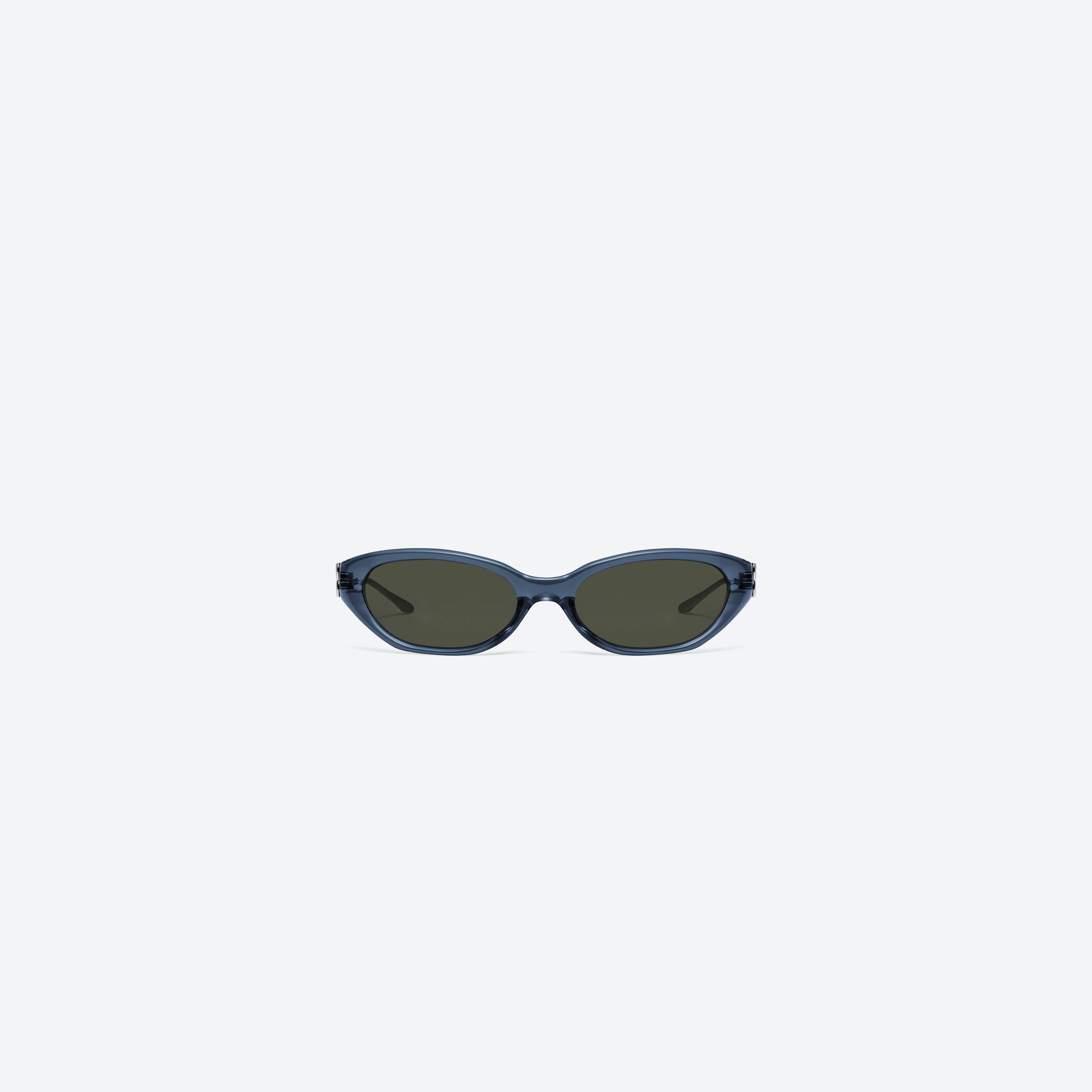 A front view of Gentle Monster Mimosa NC2 Blue Mixed framed Cat-eye sunglasses.