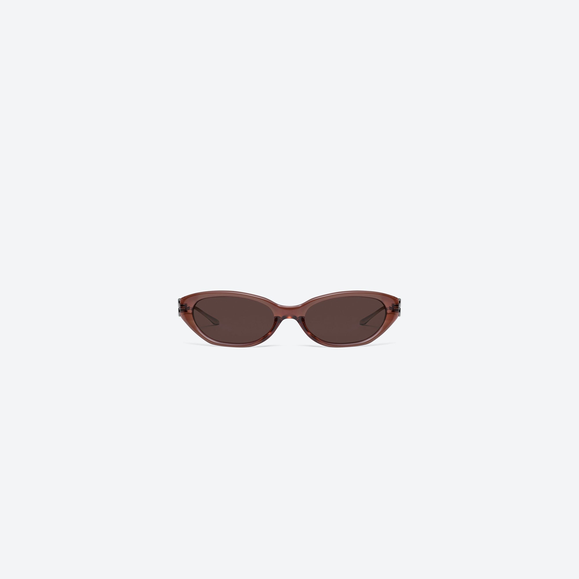 A front view of Gentle Monster Mimosa BRC22 Brown Mixed framed Cat-eye sunglasses.